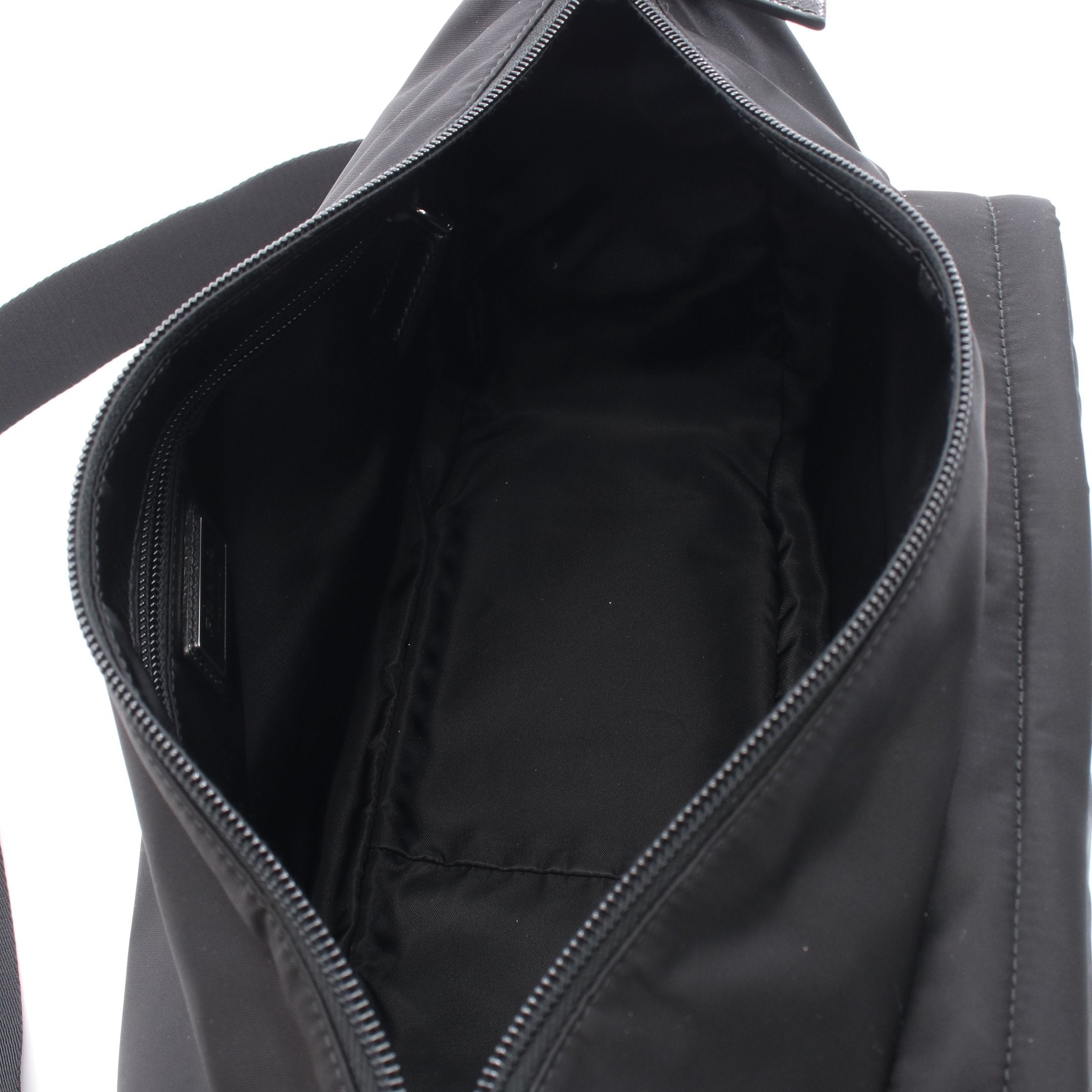 Re-Nylon ラージ ショルダーバッグ ナイロン サフィアーノレザー