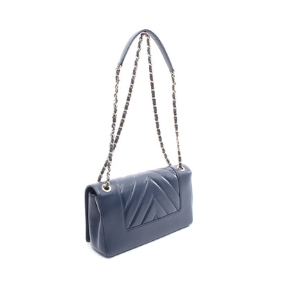 シェブロン Vステッチ Wフラップ チェーンショルダーバッグ レザー ネイビー ゴールド金具 シャネル バッグ CHANEL
