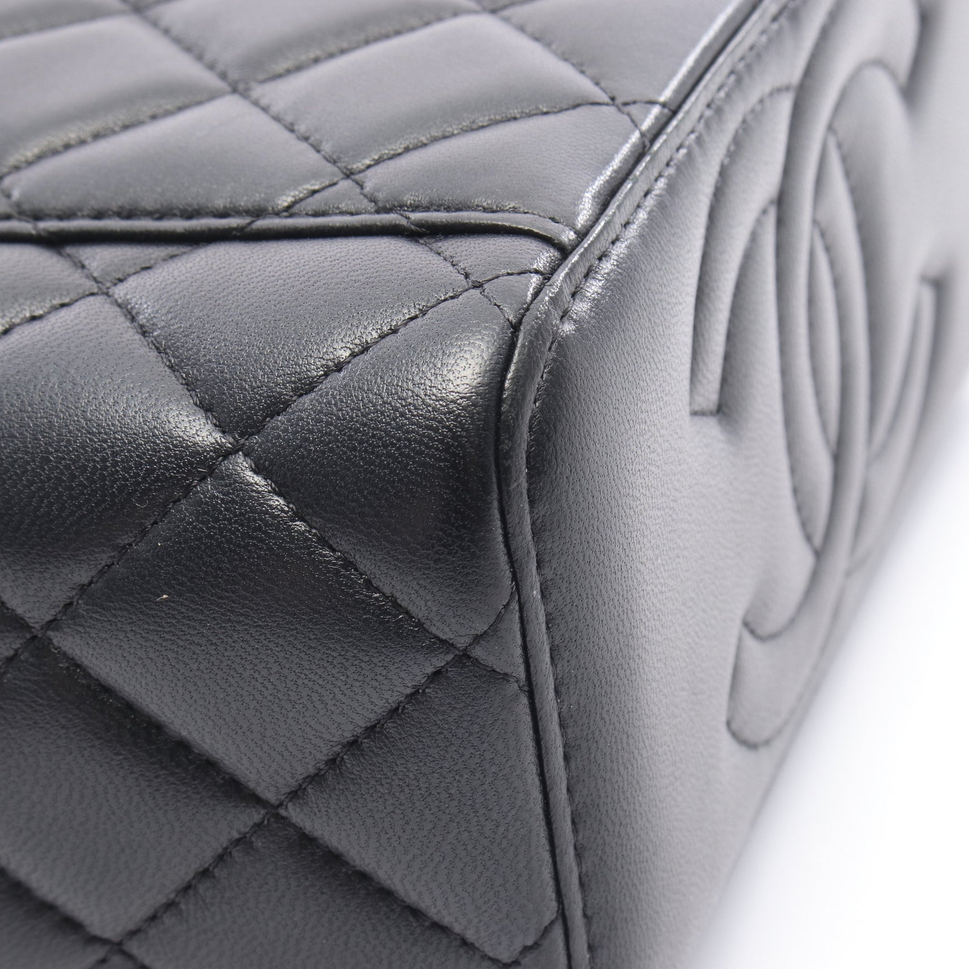 マトラッセ バニティバッグ チェーンショルダーバッグ ラムスキン ブラック ゴールド金具 シャネル バッグ CHANEL