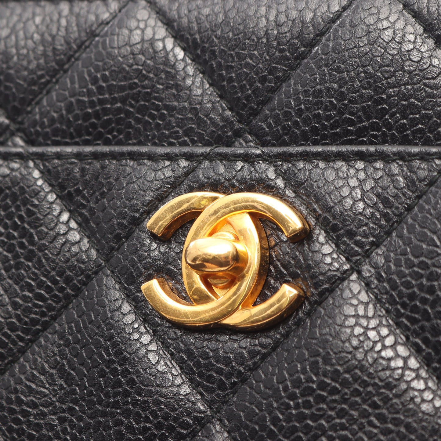 マトラッセ チェーンショルダーバッグ キャビアスキン ブラック ゴールド金具 シャネル バッグ CHANEL
