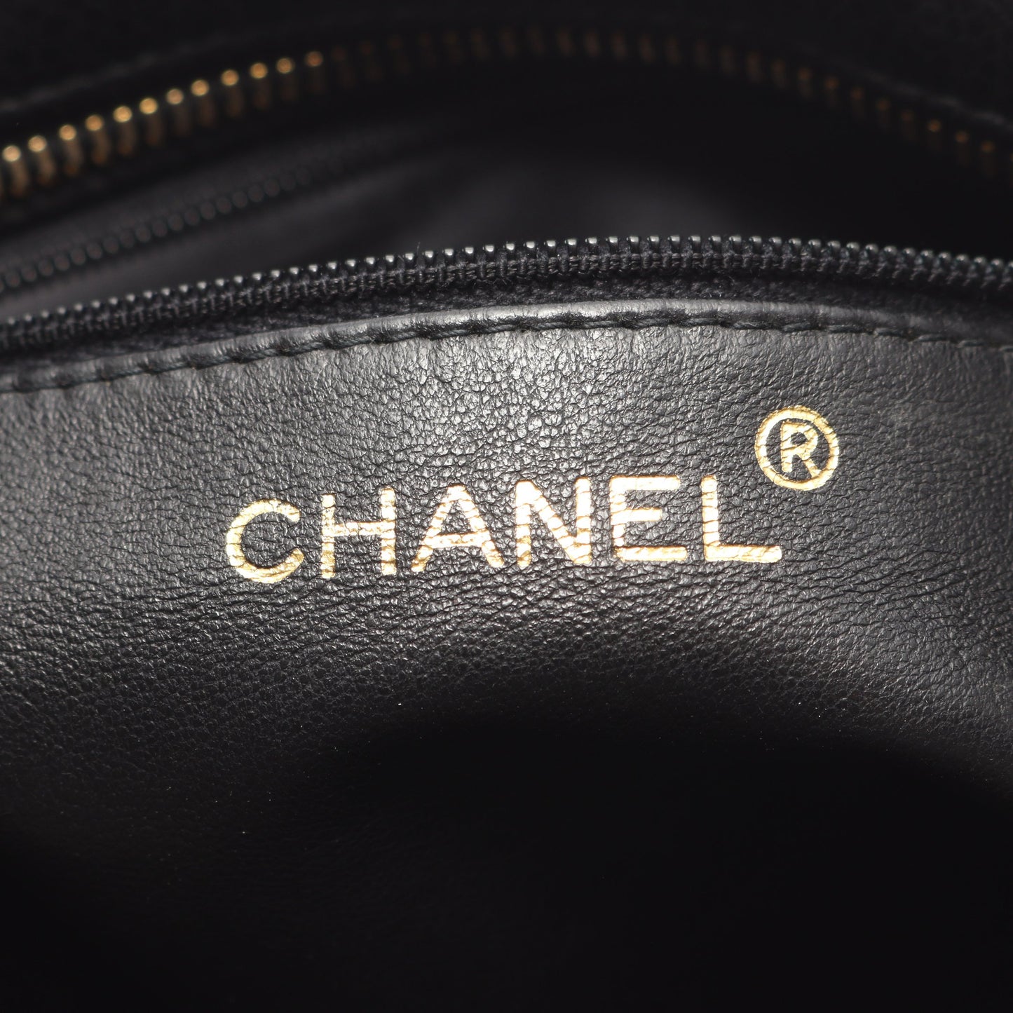 マトラッセ チェーンショルダーバッグ キャビアスキン ブラック ゴールド金具 シャネル バッグ CHANEL