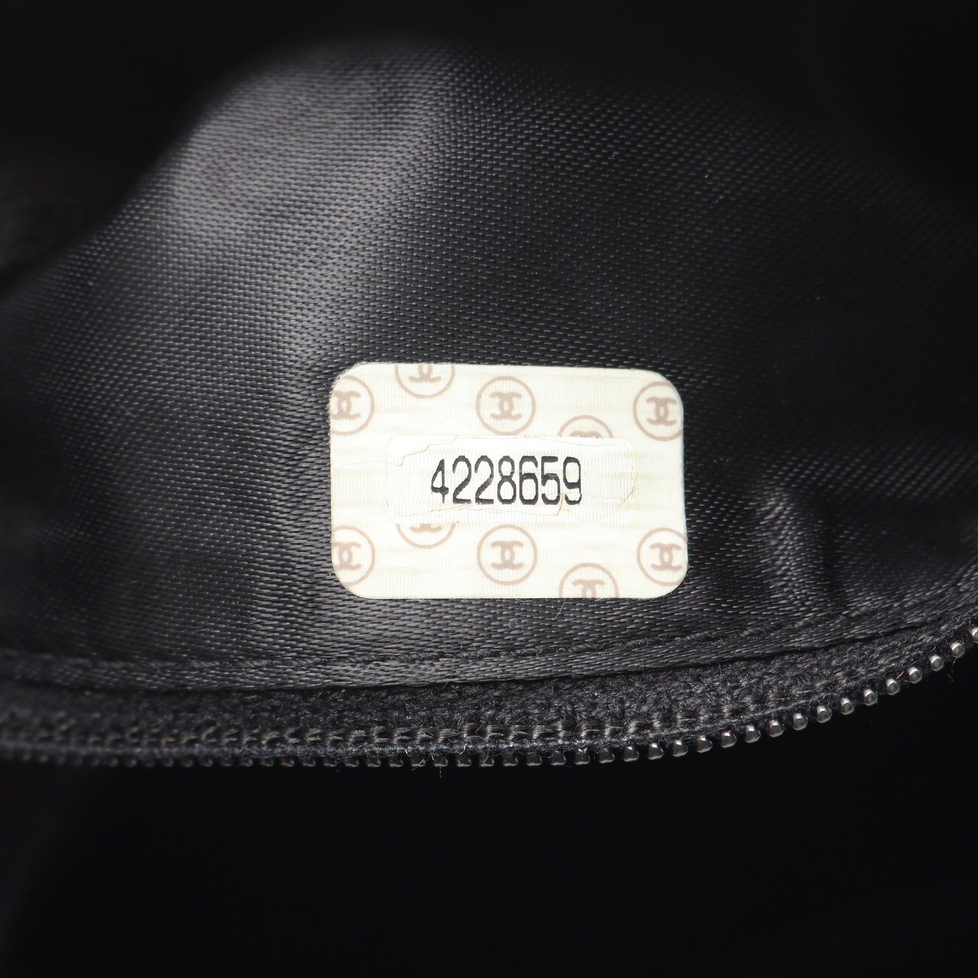 マトラッセ チェーンショルダーバッグ キャビアスキン ブラック ゴールド金具 シャネル バッグ CHANEL