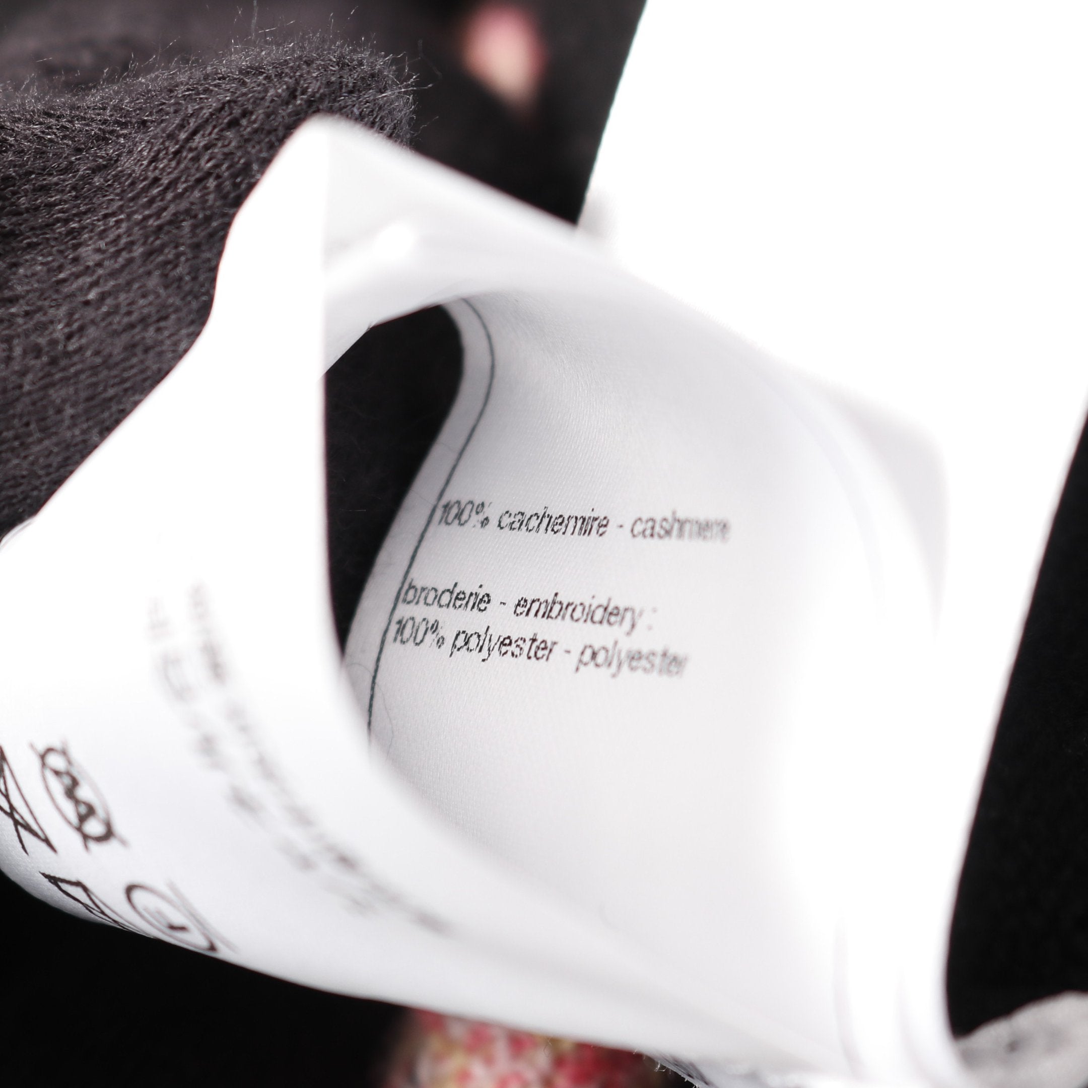 CHANEL ロゴ入り ブラックタンクトップ 22SS☆すぐ届く！ 【CHANEL シャネル】 タンクトップ 白 関税込