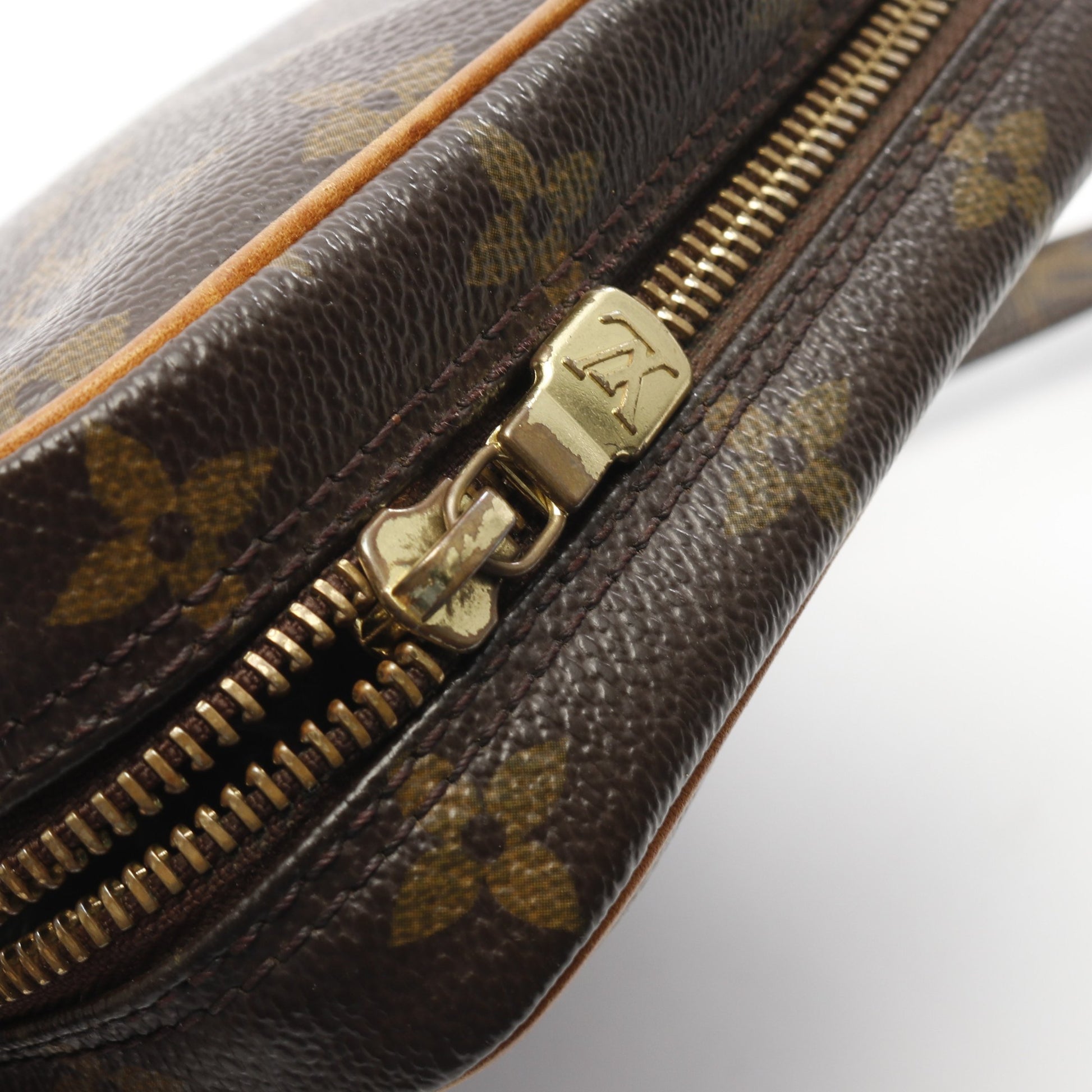 ダヌーブ モノグラム ショルダーバッグ PVC レザー ブラウン ルイヴィトン バッグ LOUIS VUITTON