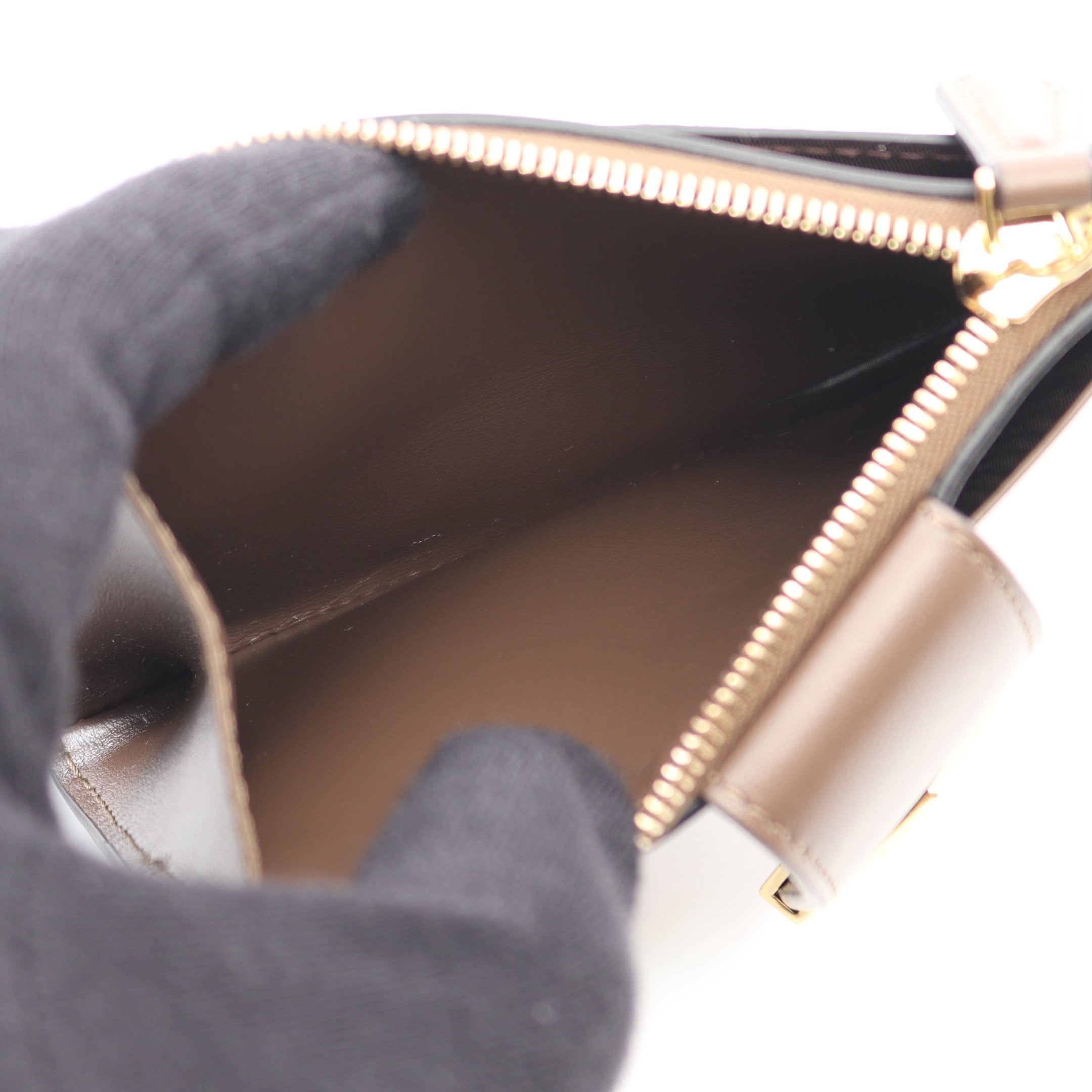 フェンディ　カードケース　FFダイヤモンド　ブラック　レザー FENDI フェンディ FF Diamonds Card Case FFダイヤモンド カード