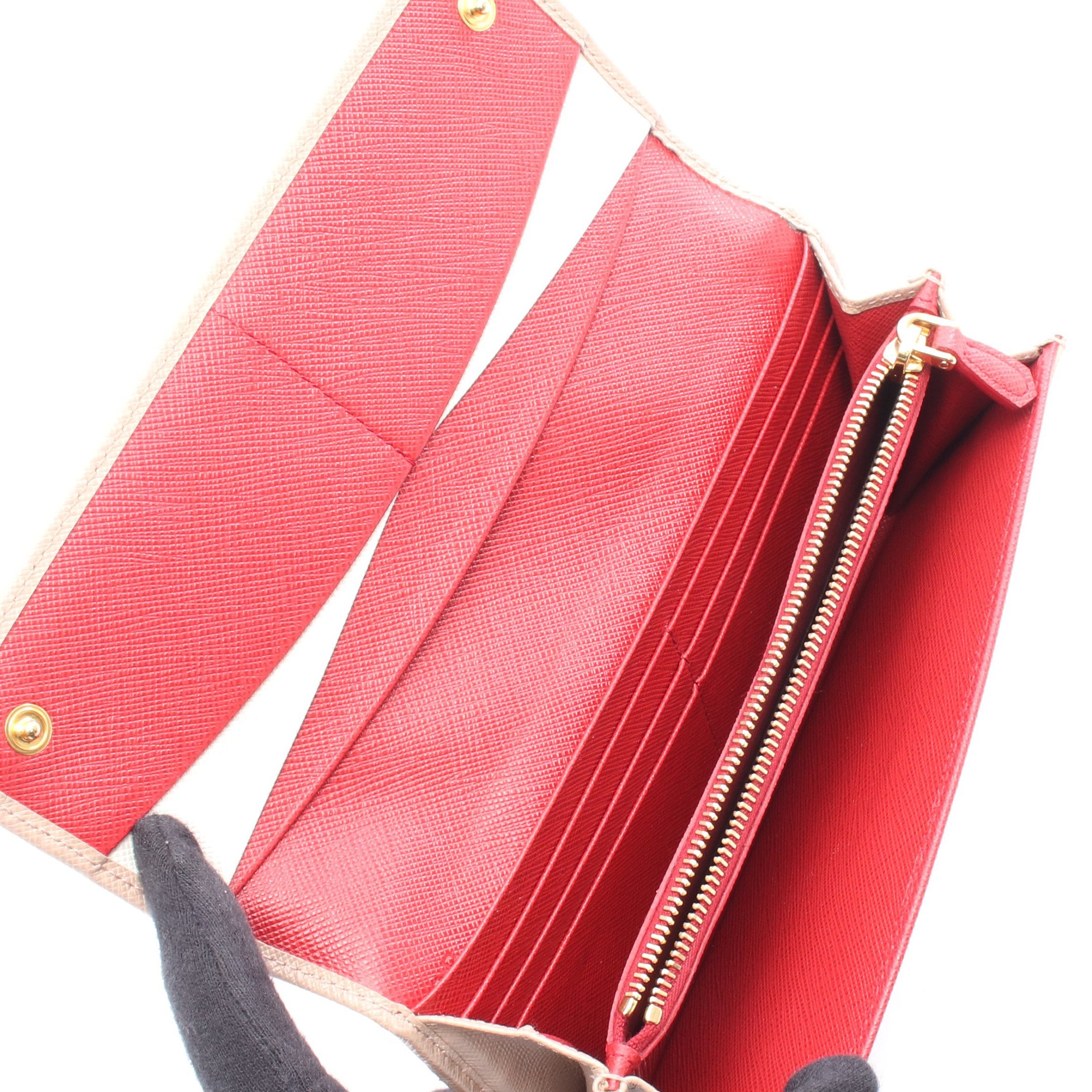 PRADA ピンクベージュレザー二つ折り財布 PRADA サフィアーノレザー 二