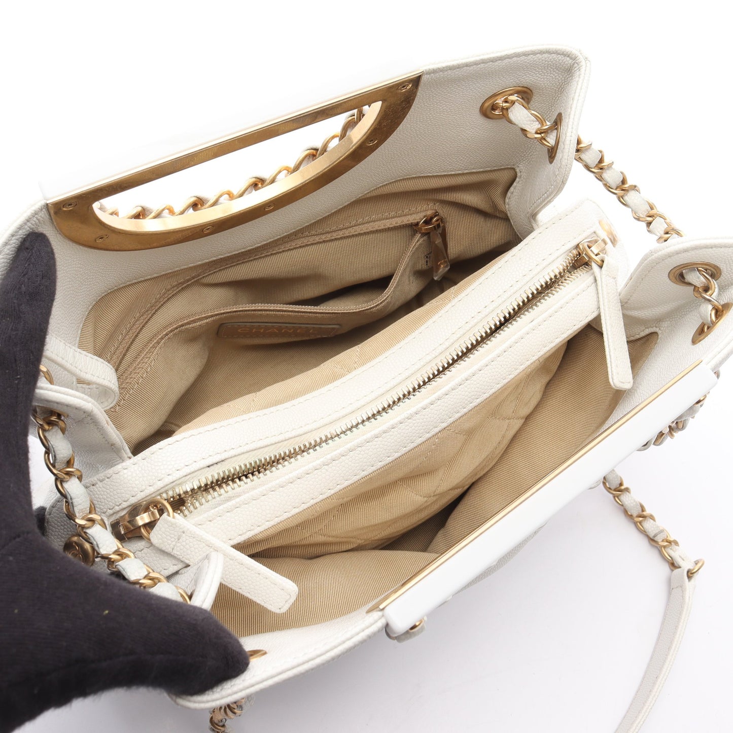 マトラッセ チェーンショルダーバッグ キャビアスキン ホワイト ゴールド金具 2WAY バッグ CHANEL
