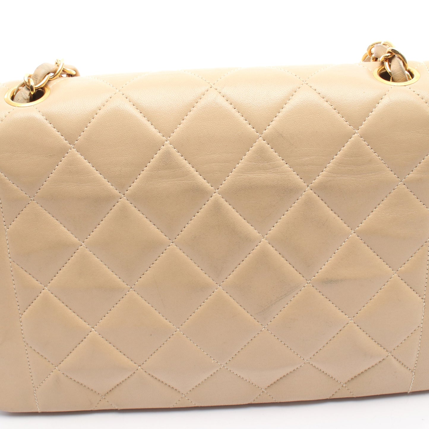 マトラッセ ダイアナフラップ チェーンショルダーバッグ ラムスキン ベージュ ゴールド金具 シャネル バッグ CHANEL