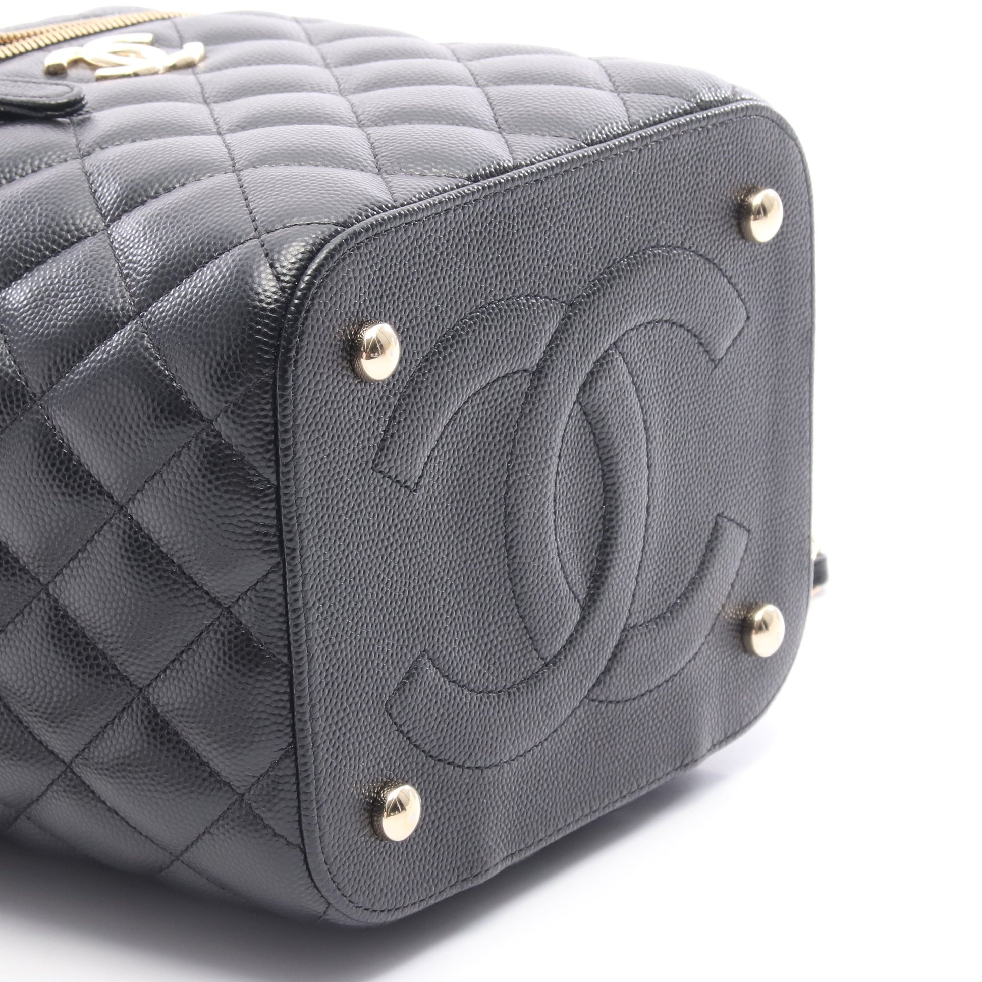 マトラッセ チェーンショルダーバッグ キャビアスキン ブラック ゴールド金具 シャネル バッグ CHANEL