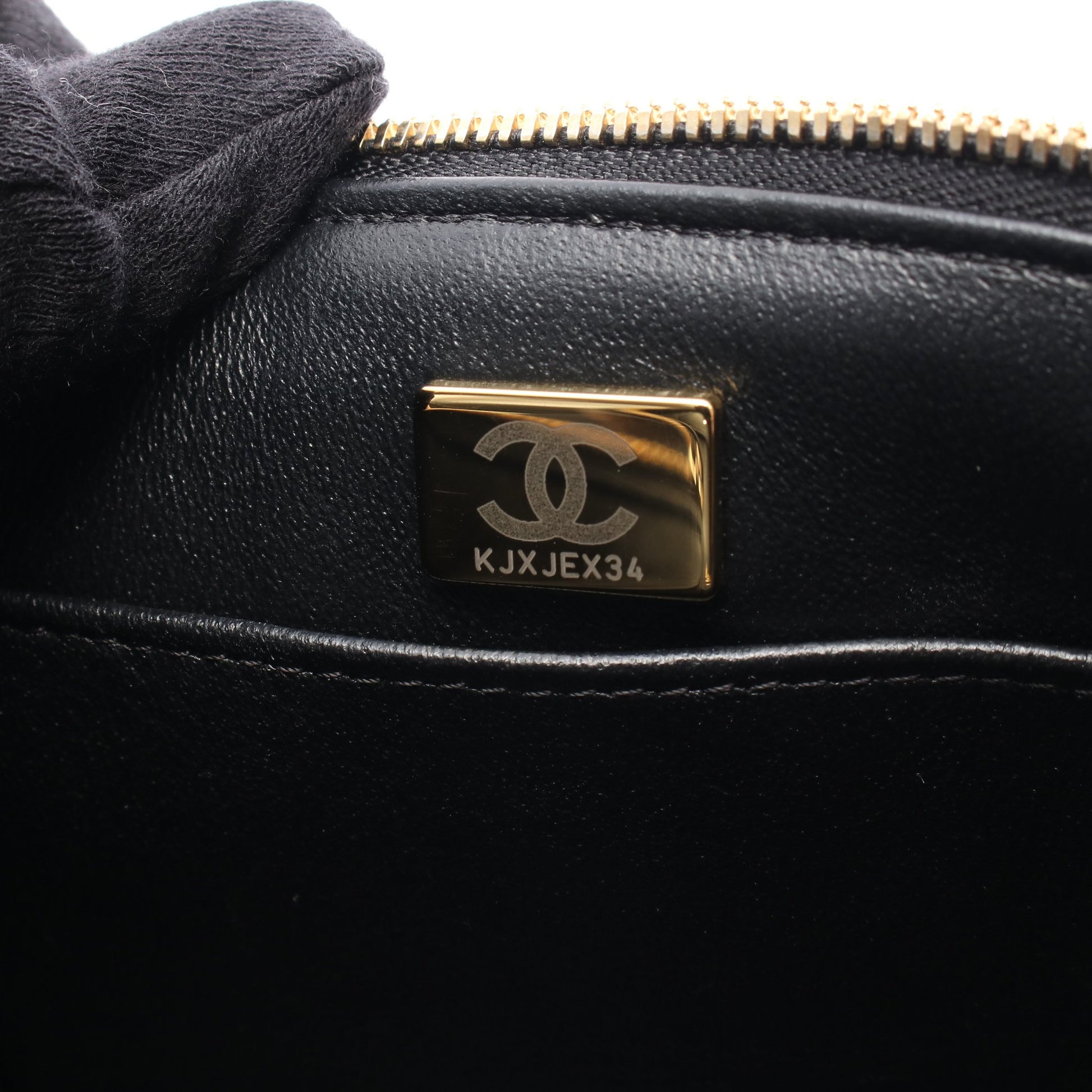 マトラッセ チェーンショルダーバッグ キャビアスキン ブラック ゴールド金具 シャネル バッグ CHANEL