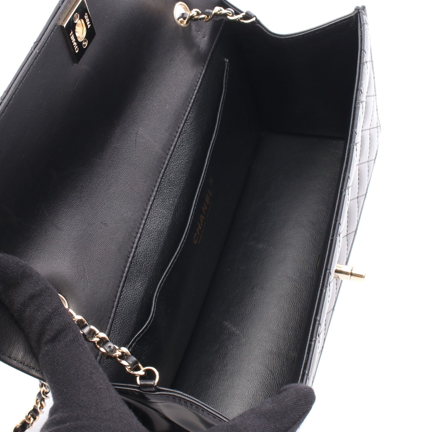 マトラッセ チェーンショルダーバッグ エナメルレザー ブラック ゴールド金具 シャネル バッグ CHANEL