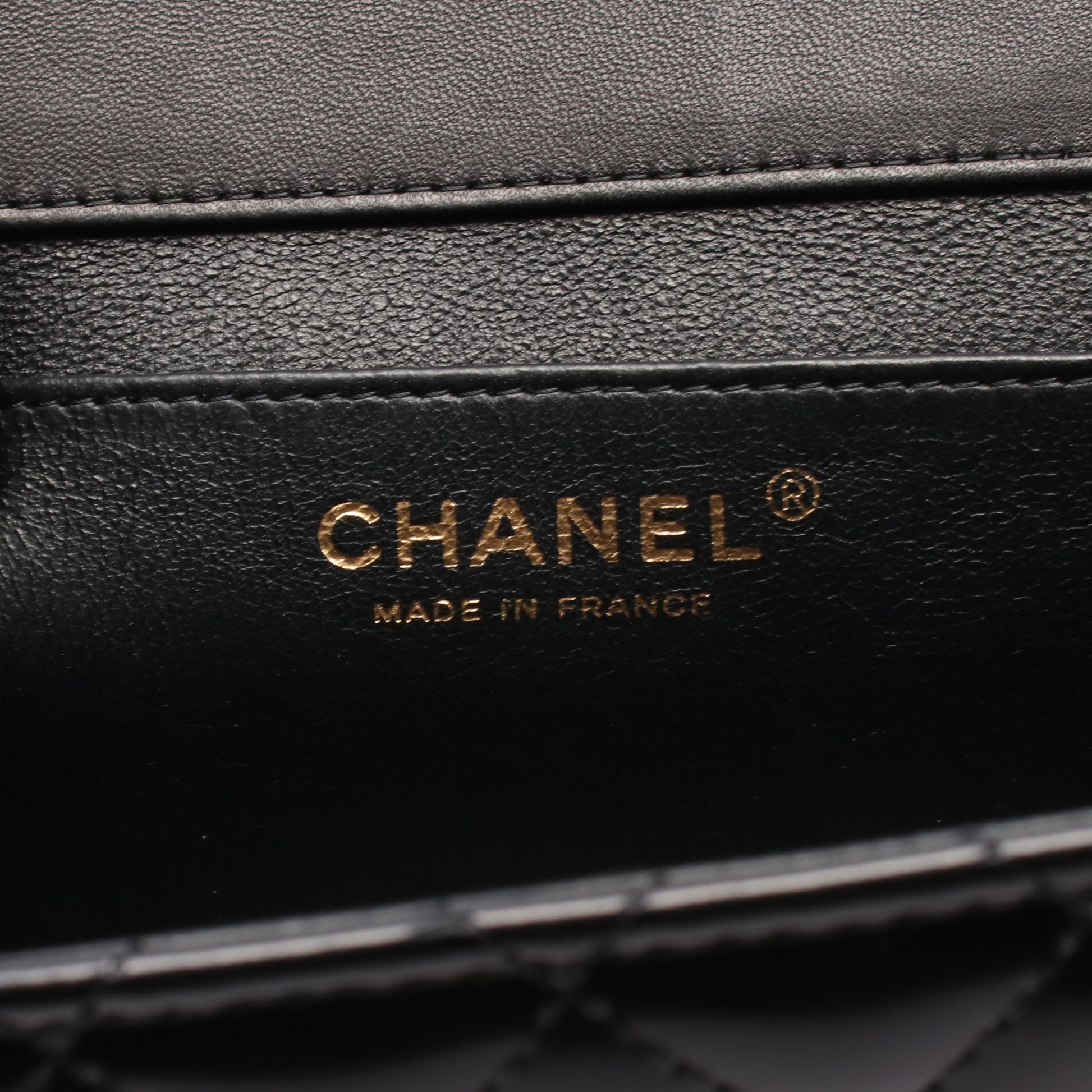 マトラッセ チェーンショルダーバッグ エナメルレザー ブラック ゴールド金具 シャネル バッグ CHANEL