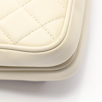 マトラッセ トップハンドル チェーンショルダーバッグ ラムスキン オフホワイト ゴールド金具 2WAY シャネル バッグ CHANEL