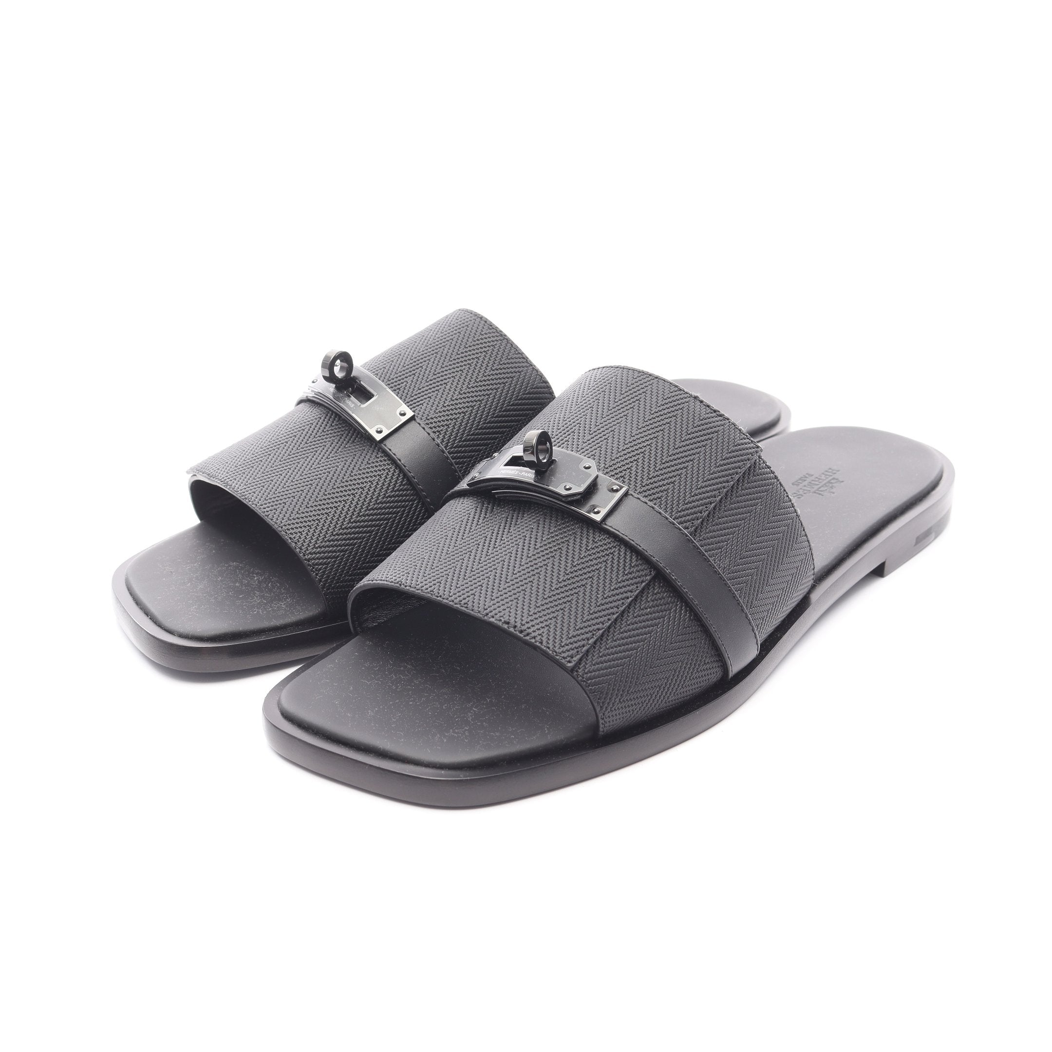 ガブリエル ケリーバックル サンダル レザー ブラック ブラック金具