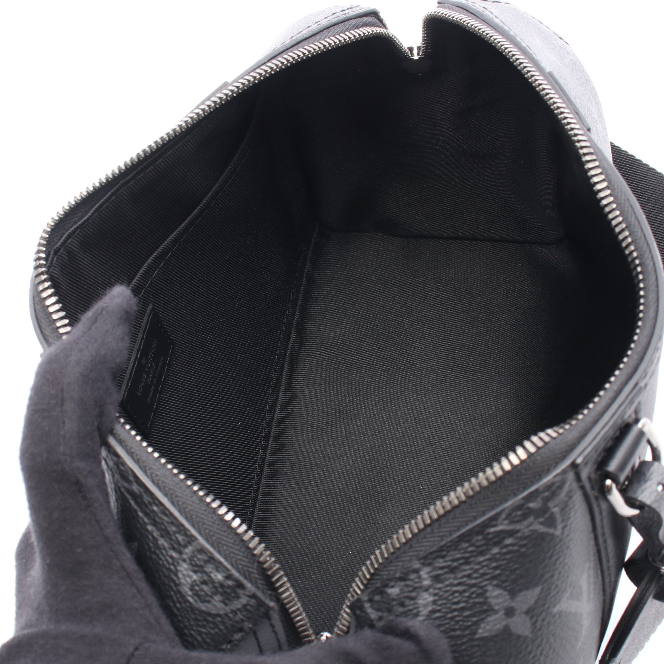 ルイヴィトン  ショルダーストラップ ブラック  LOUIS VUITTON シティ･キーポル モノグラム・エクリプス シティ キーポル モノグラムエクリプス リバース ショルダーバッグ PVC