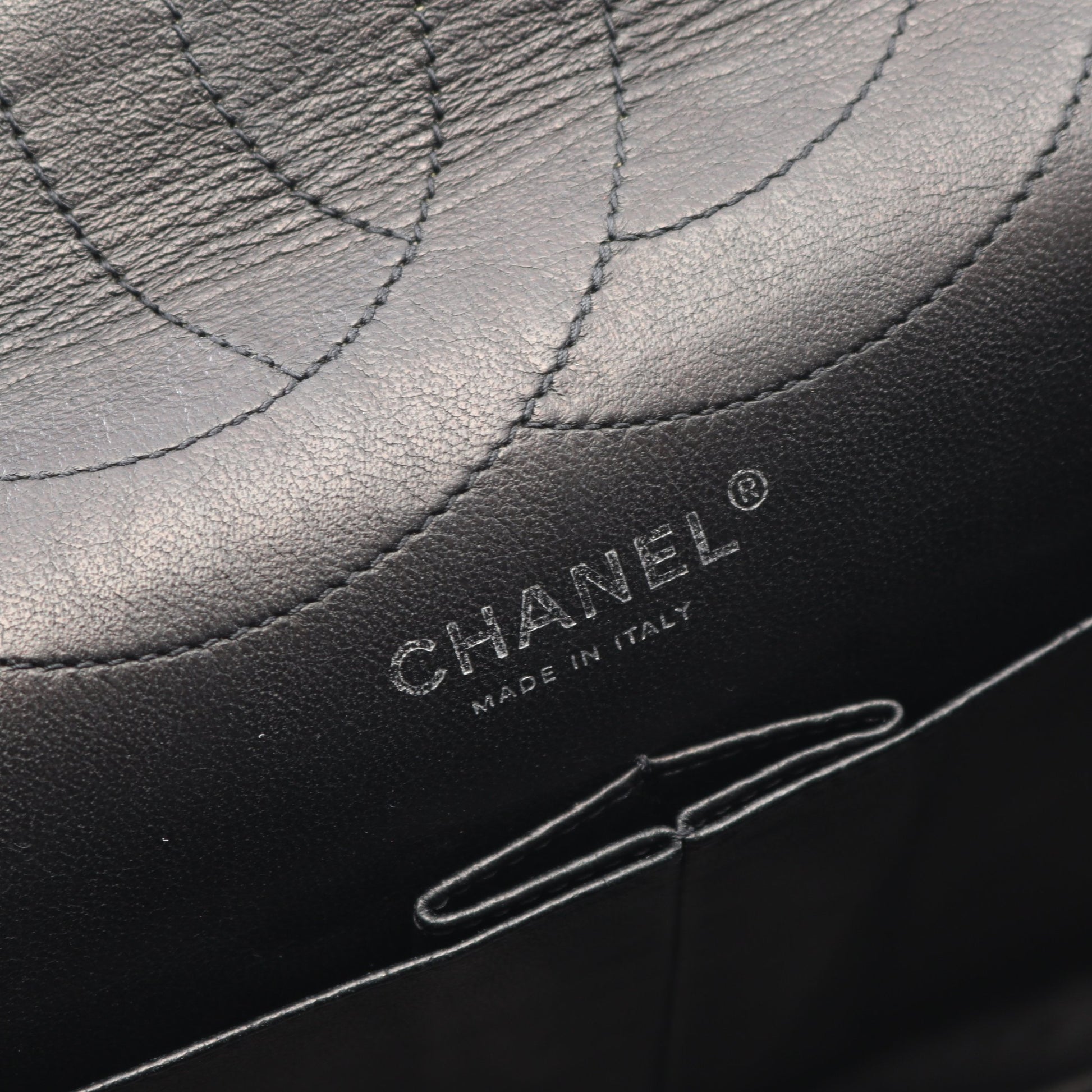 2.55 マトラッセ マキシ Wフラップ Wチェーンショルダーバッグ レザー ブラック シルバー金具 シャネル バッグ CHANEL
