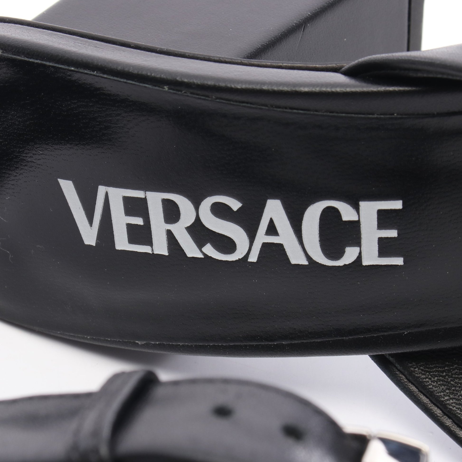 メデューサ サンダル リボン レザー ブラック ヴェルサーチ シューズ Versace