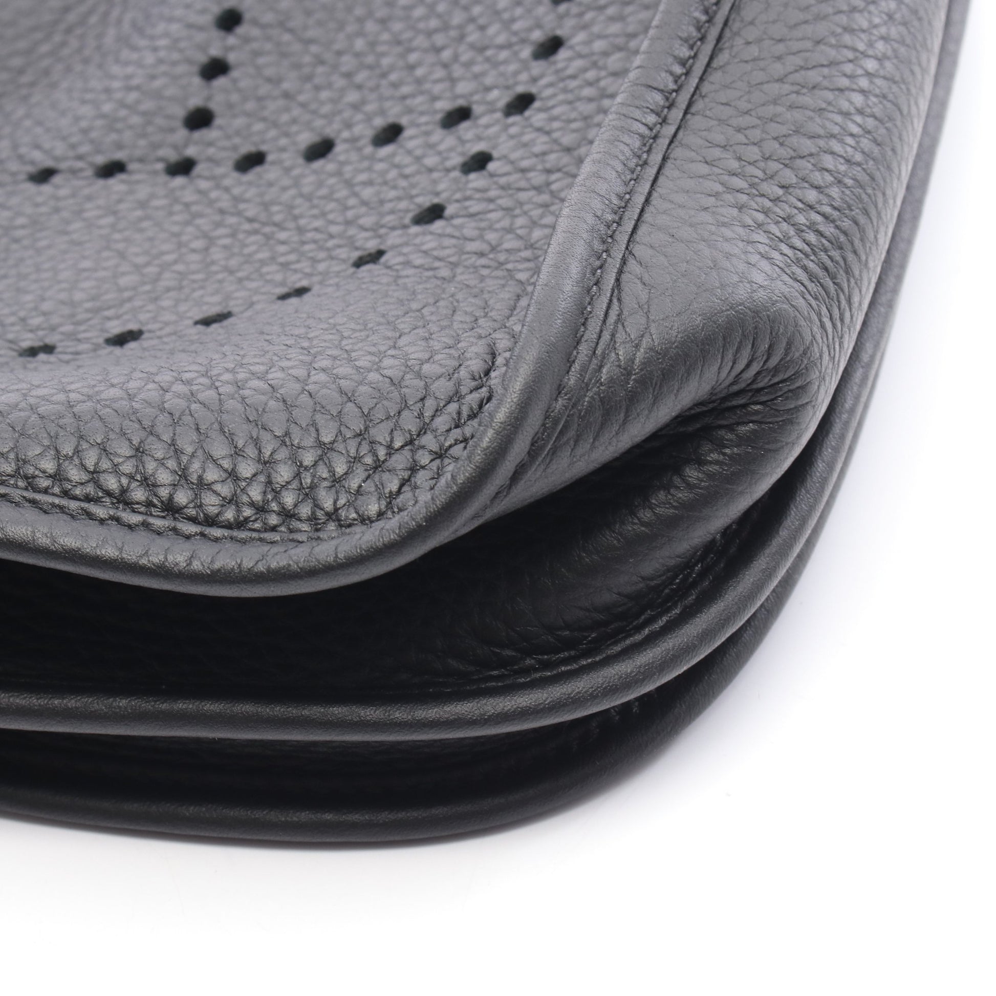エヴリン 3 トロワ PM ショルダーバッグ トリヨンクレマンス ブラック シルバー金具 K刻印 エルメス バッグ HERMES