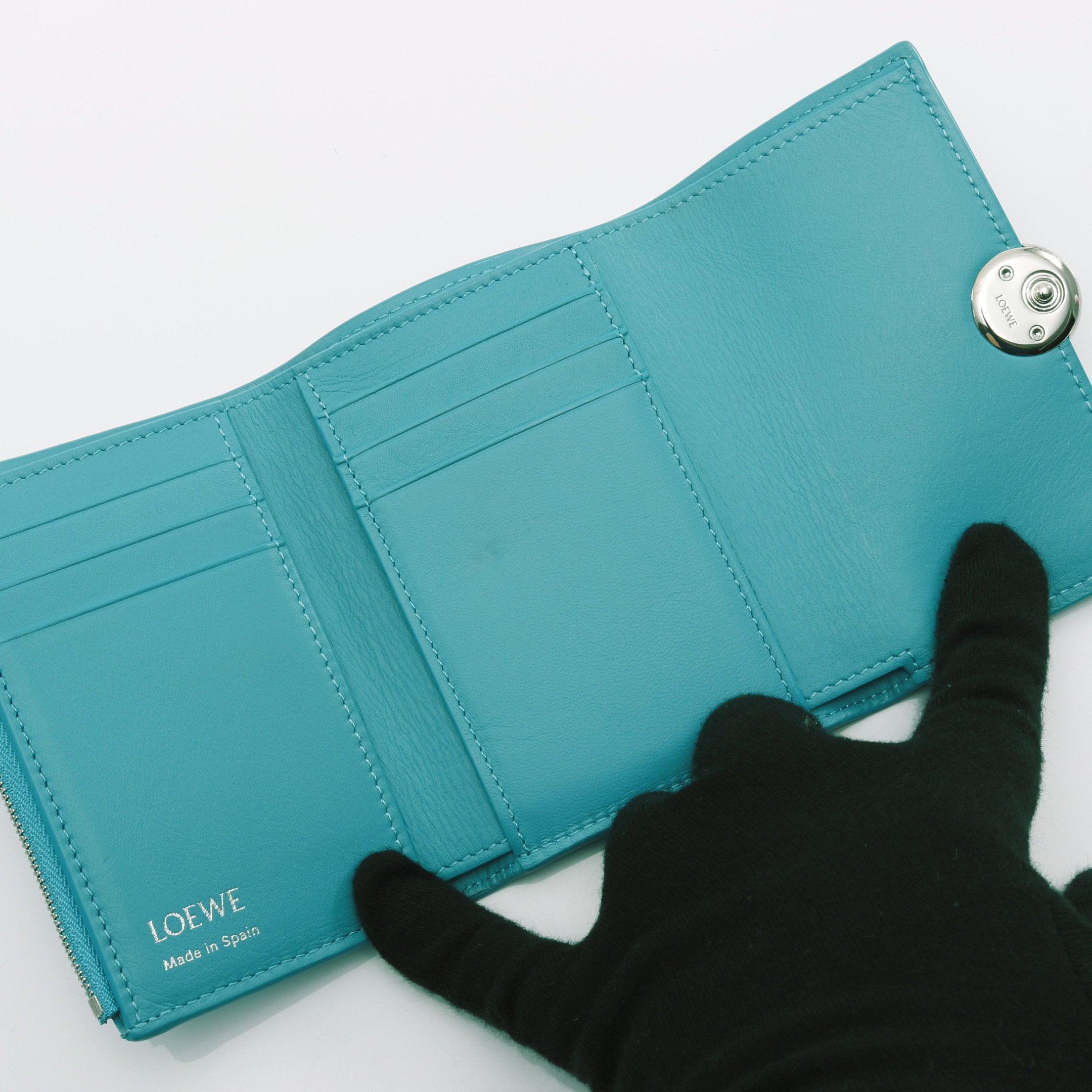 LOEWE 三つ折り財布　ぺブル バーティカル ウォレット スモール ぺブル バーティカル ウォレット スモール 三つ折り財布 レザー