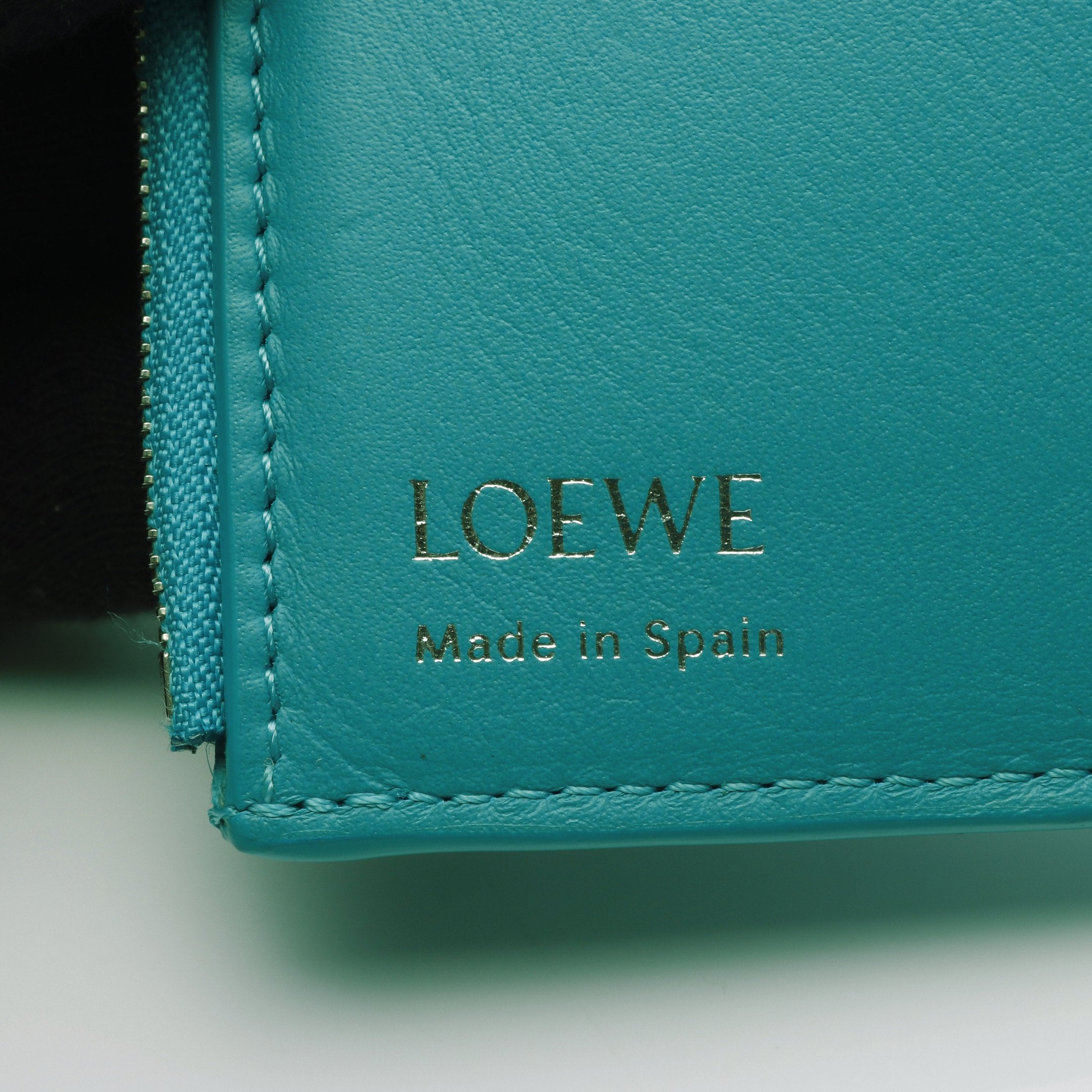 ぺブル バーティカル ウォレット スモール 三つ折り財布 レザー