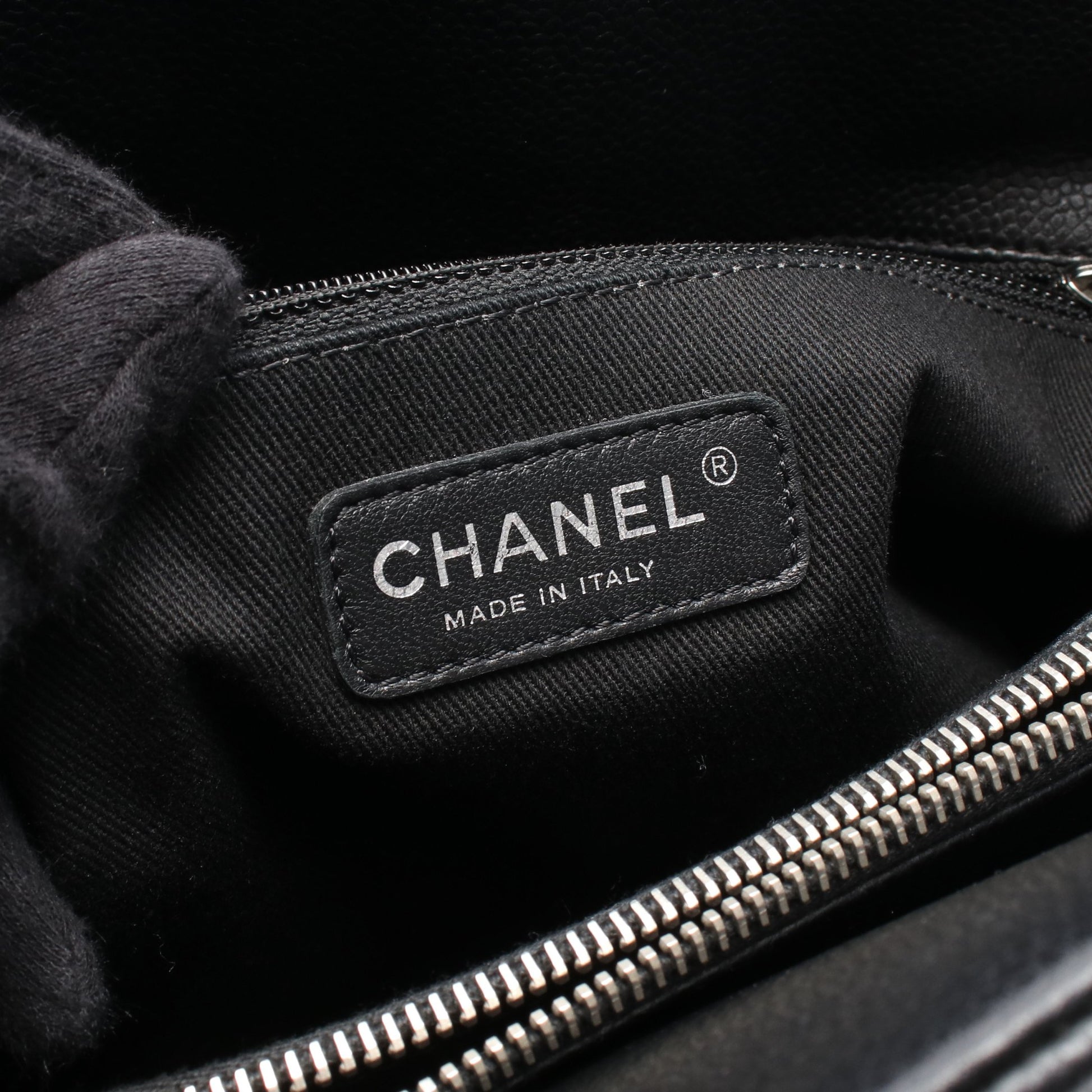 チェーンショルダーバッグ キャビアスキン ブラック シルバー金具 シャネル バッグ CHANEL