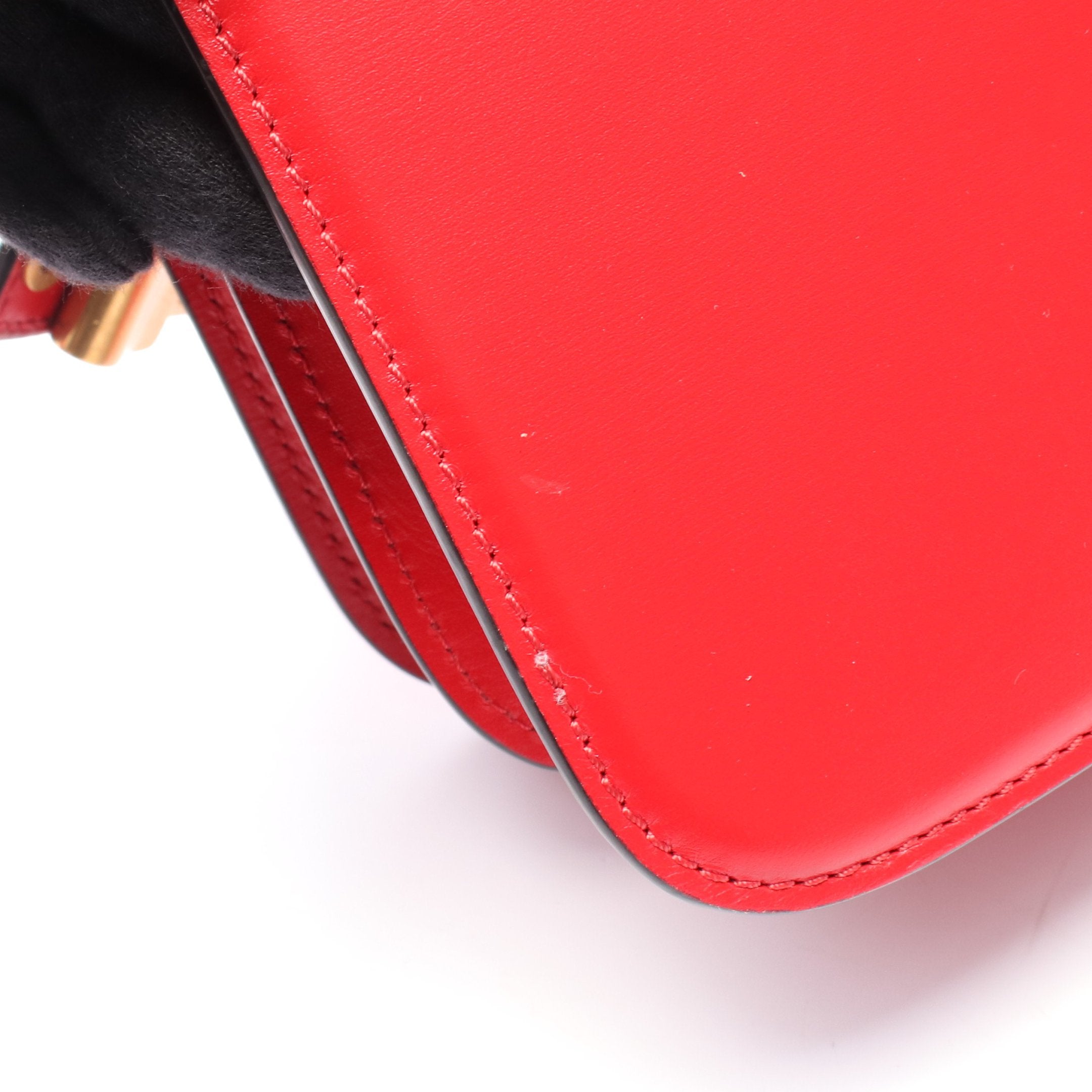 Vスリング チェーンショルダーバッグ レザー レッド ヴァレンティノ