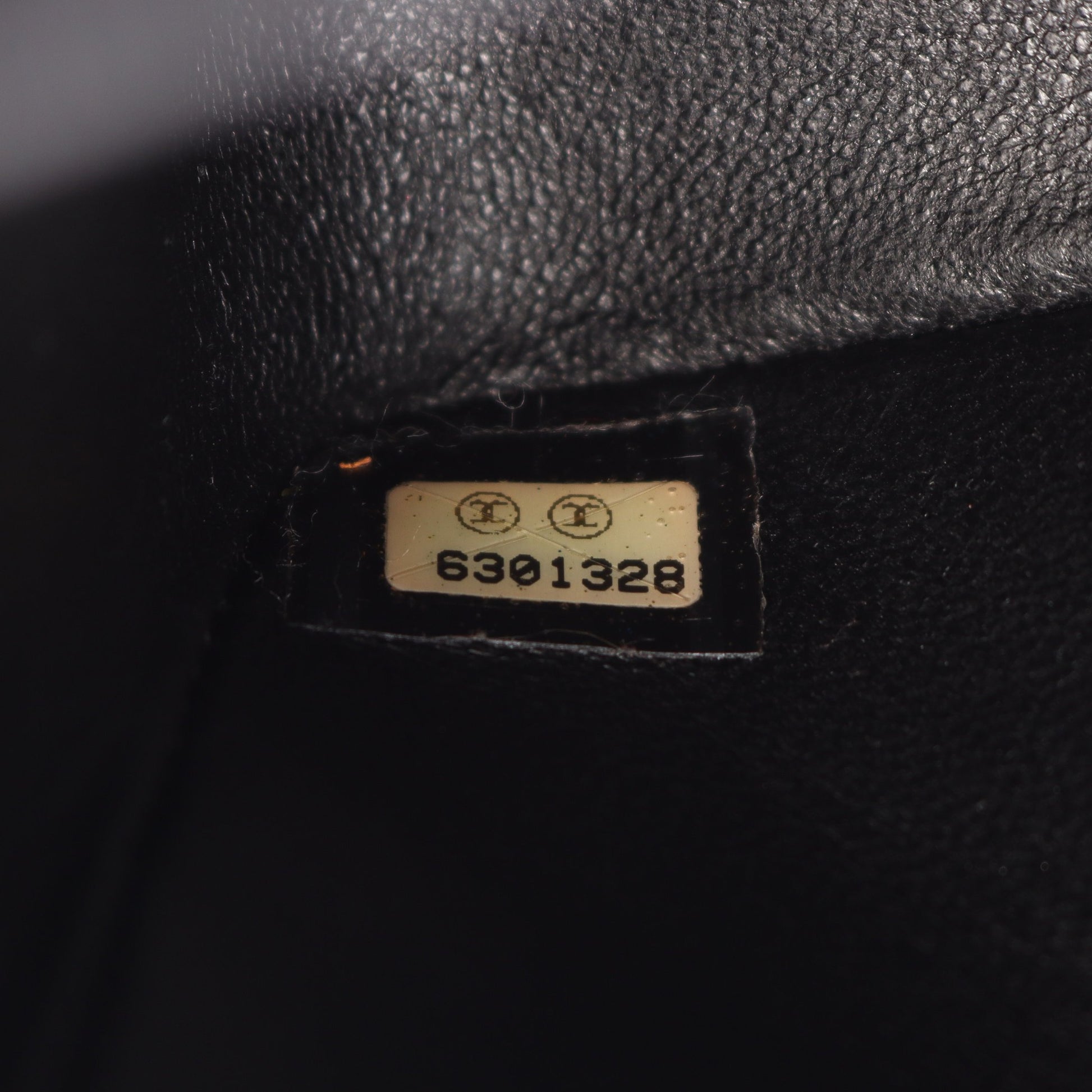 マトラッセ Wフラップ Wチェーンショルダーバッグ キャビアスキン ブラック シルバー金具 シャネル バッグ CHANEL