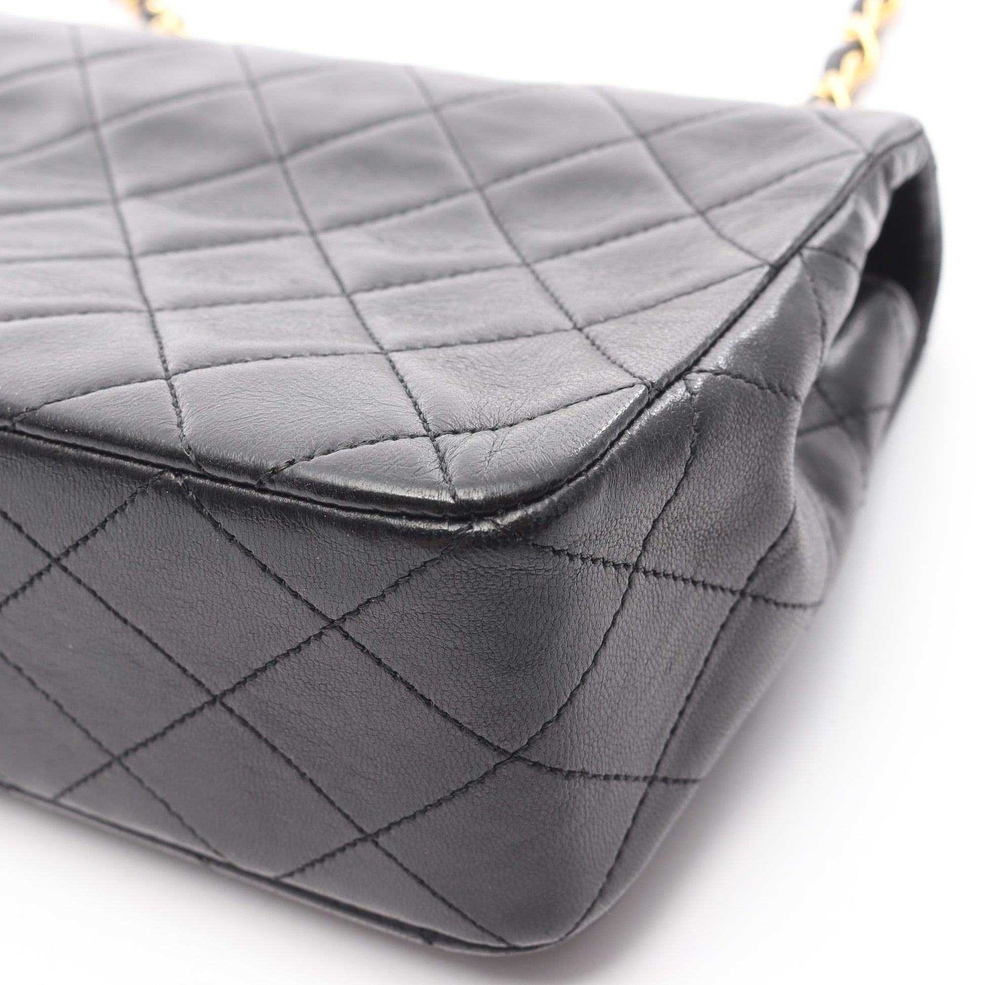 マトラッセ フルフラップ チェーンショルダーバッグ ラムスキン ブラック ゴールド金具 シャネル バッグ CHANEL