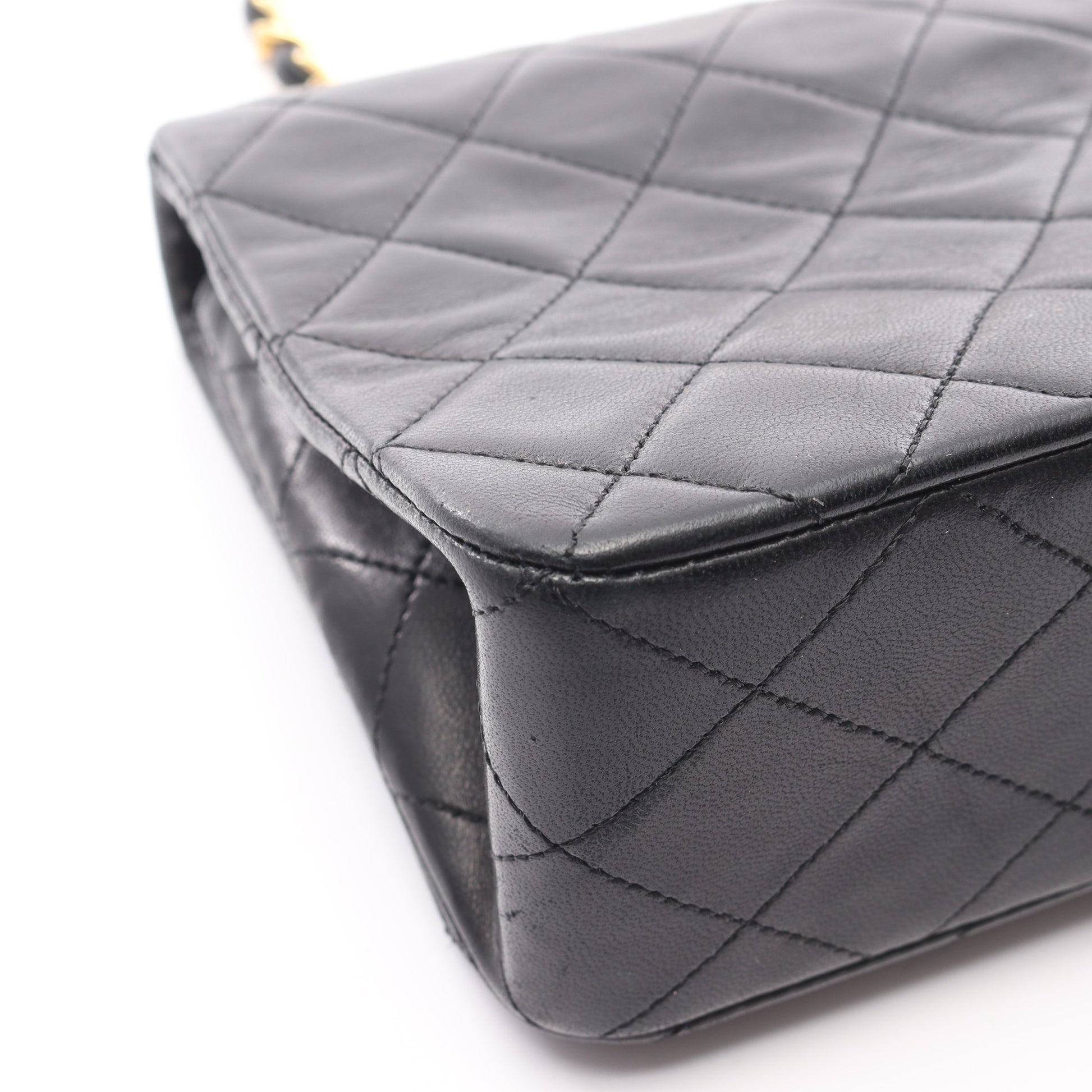 マトラッセ フルフラップ チェーンショルダーバッグ ラムスキン ブラック ゴールド金具 シャネル バッグ CHANEL
