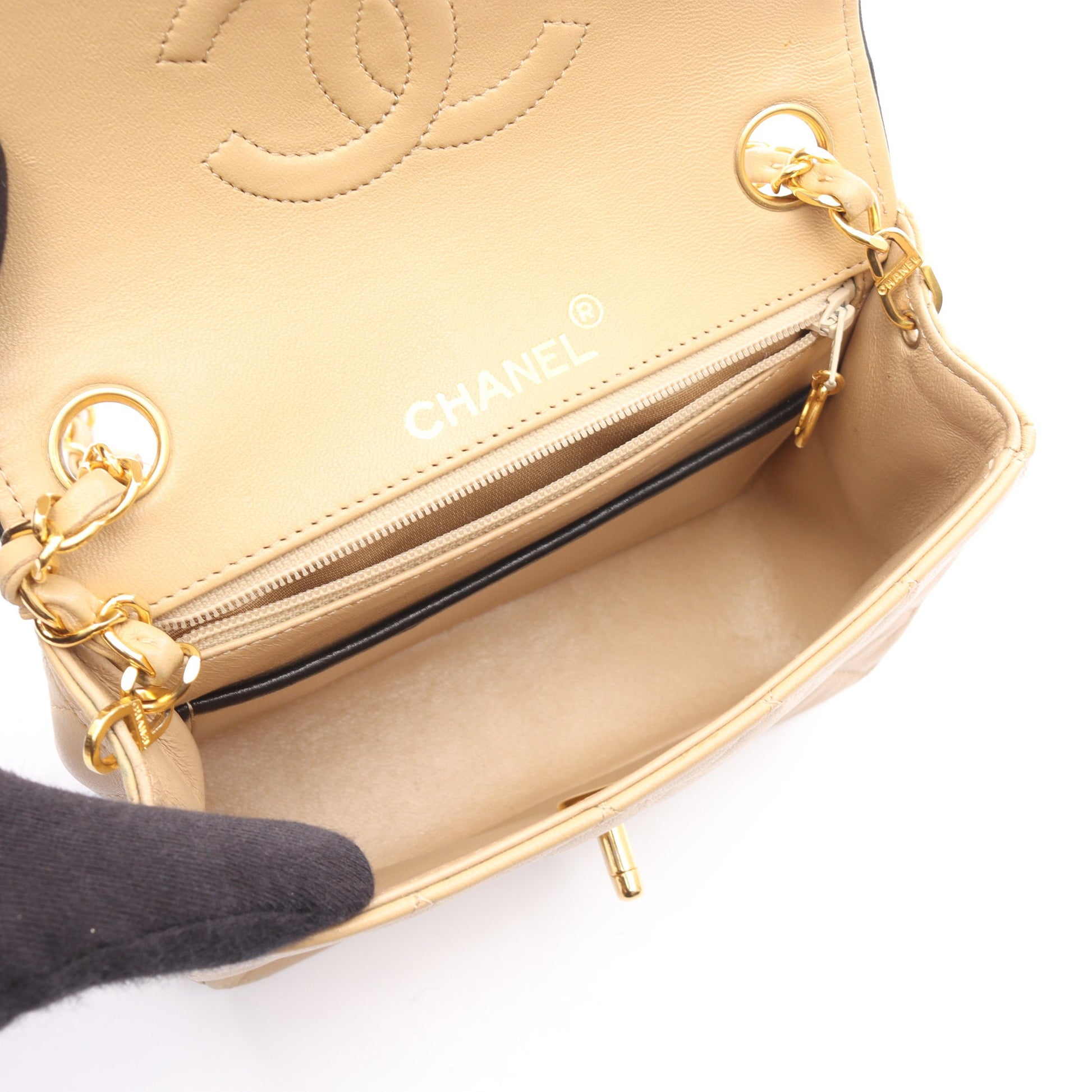ミニマトラッセ チェーンショルダーバッグ ラムスキン ベージュ ブラック ゴールド金具 シャネル バッグ CHANEL