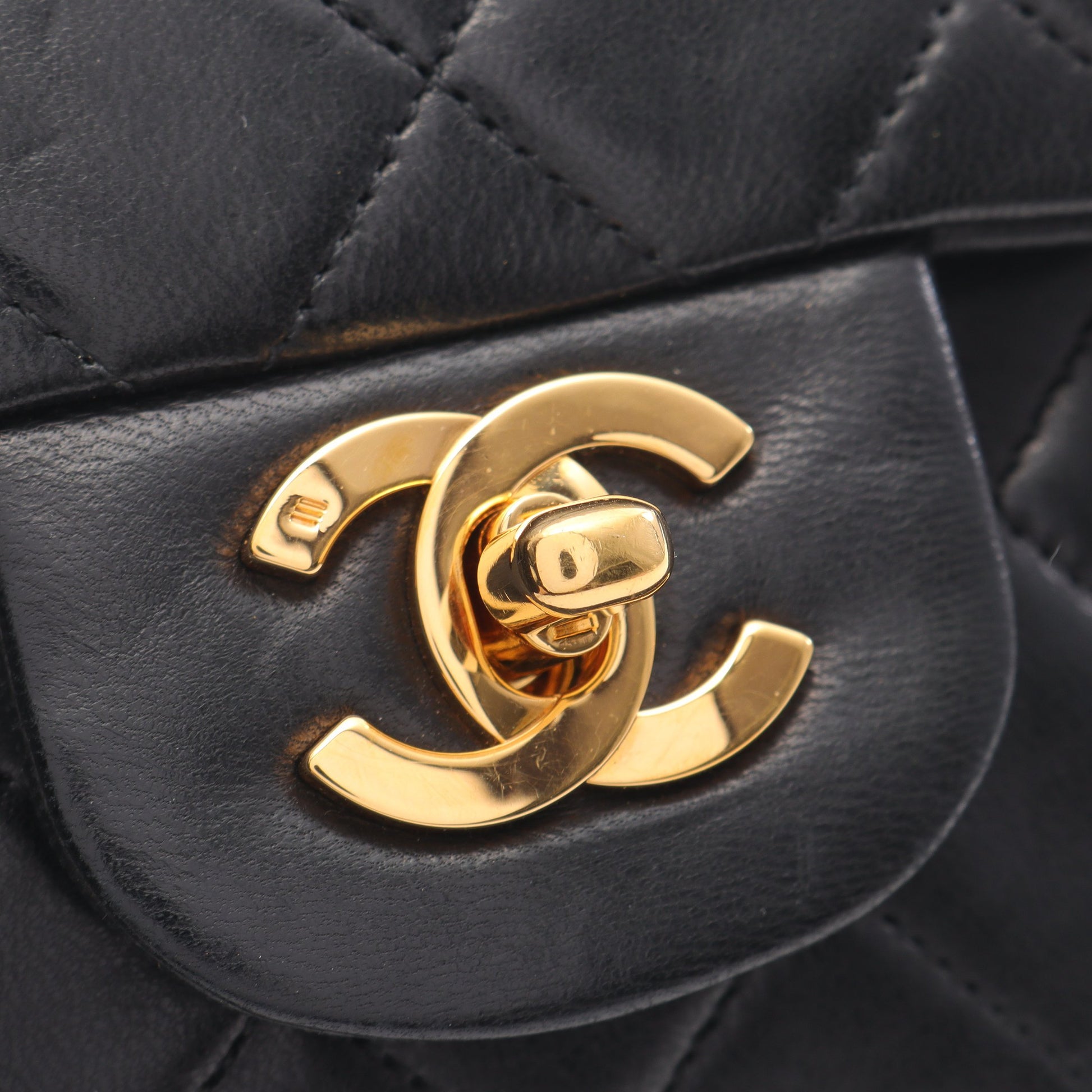 マトラッセ Wフラップ Wチェーンショルダーバッグ ラムスキン ブラック ゴールド金具 シャネル バッグ CHANEL