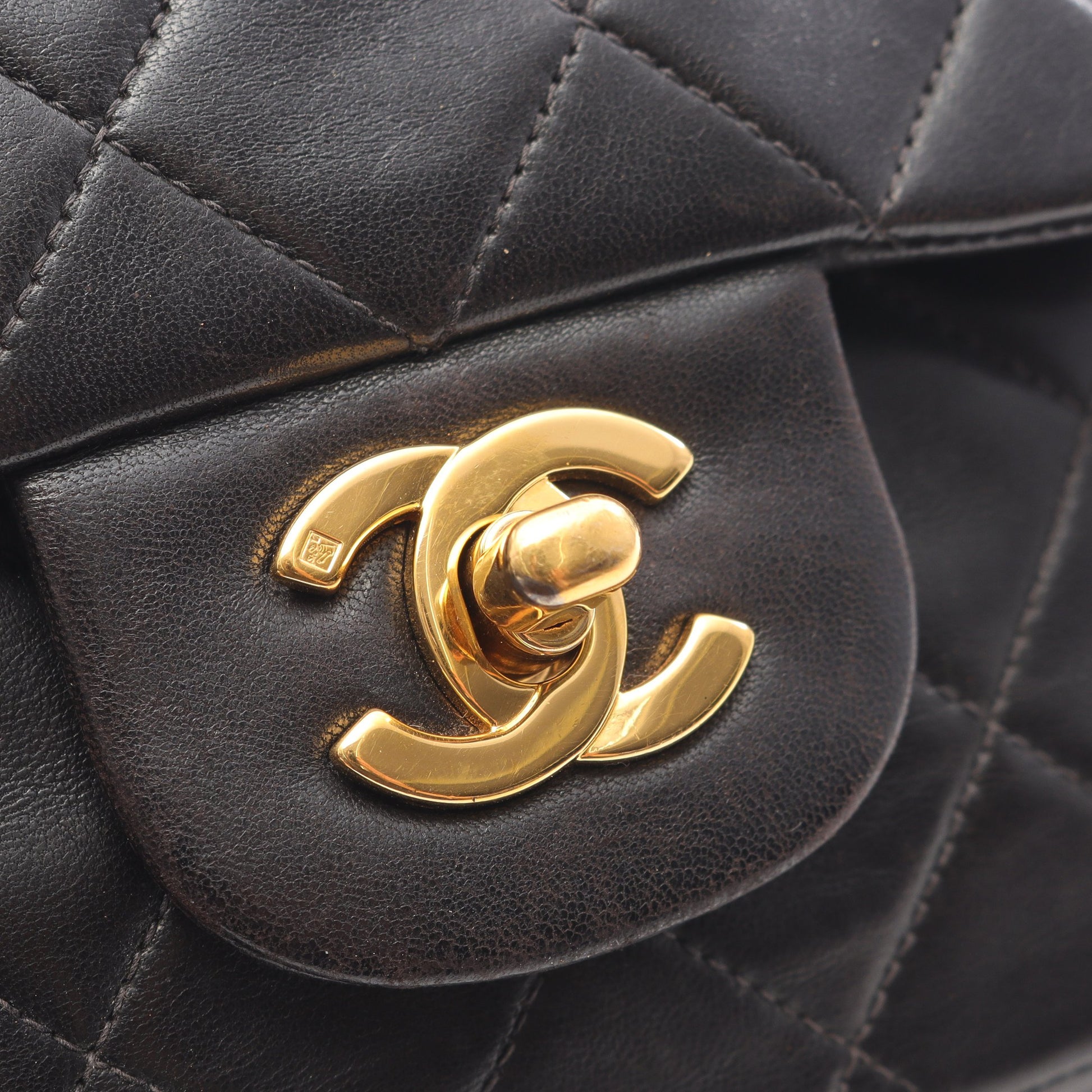 マトラッセ Wフラップ Wチェーンショルダーバッグ ラムスキン ブラック ゴールド金具 シャネル バッグ CHANEL