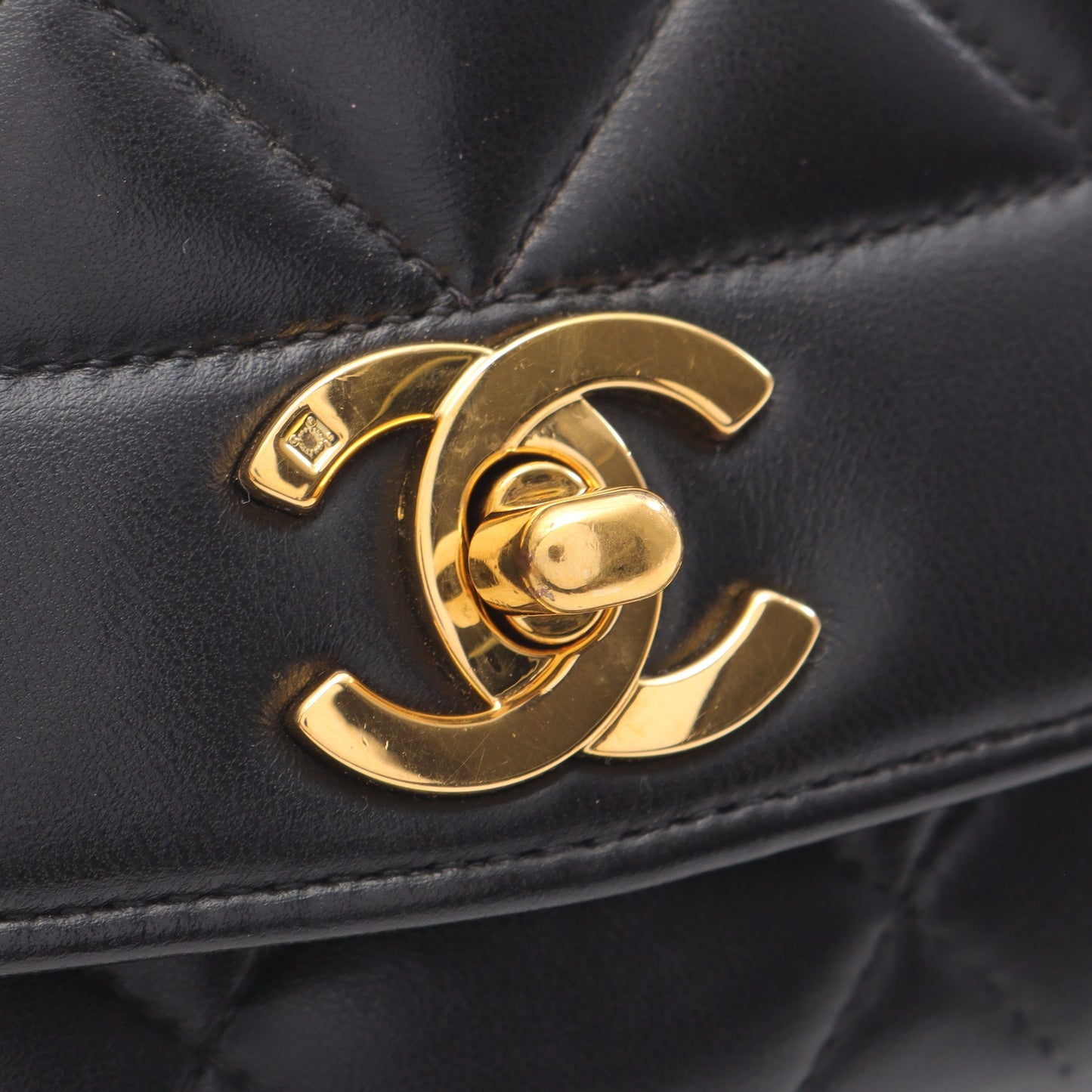マトラッセ ダイアナフラップ チェーンショルダーバッグ ラムスキン ブラック ゴールド金具 シャネル バッグ CHANEL