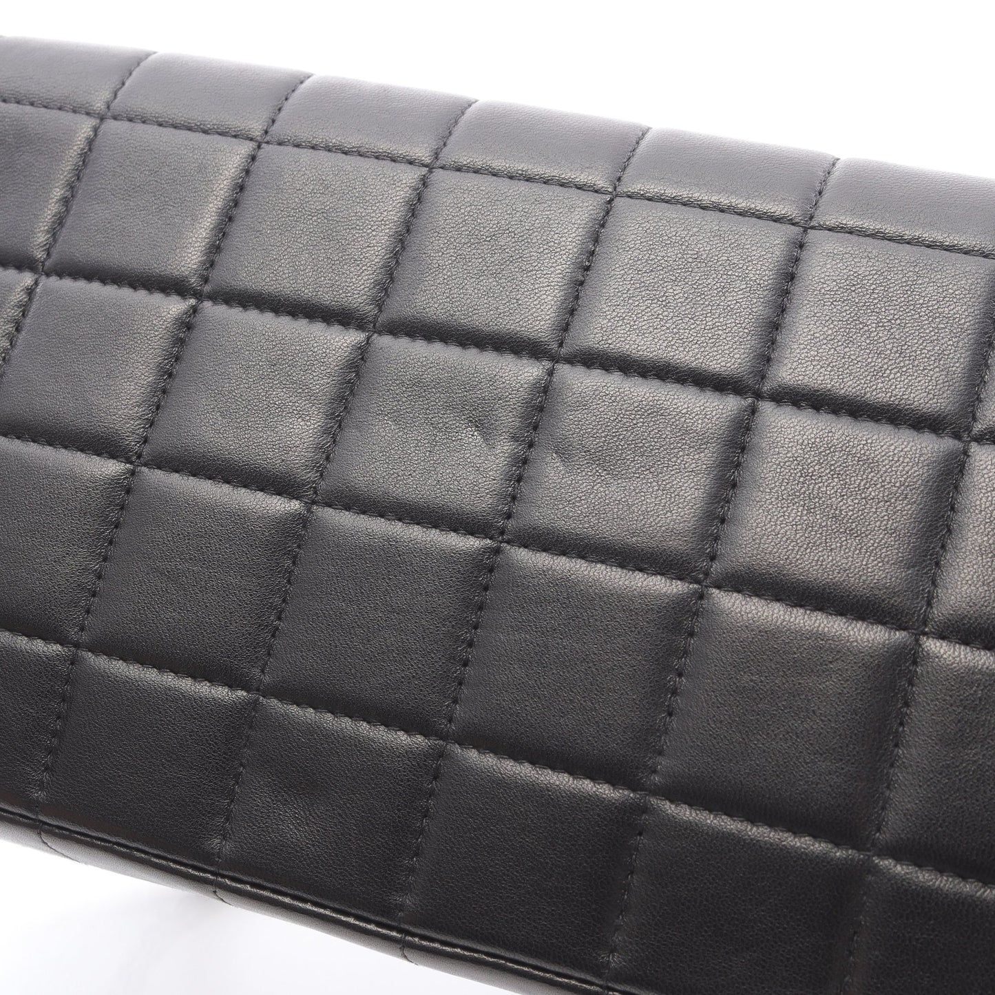 チョコバー チェーンショルダーバッグ ラムスキン ブラック ゴールド金具 シャネル バッグ CHANEL