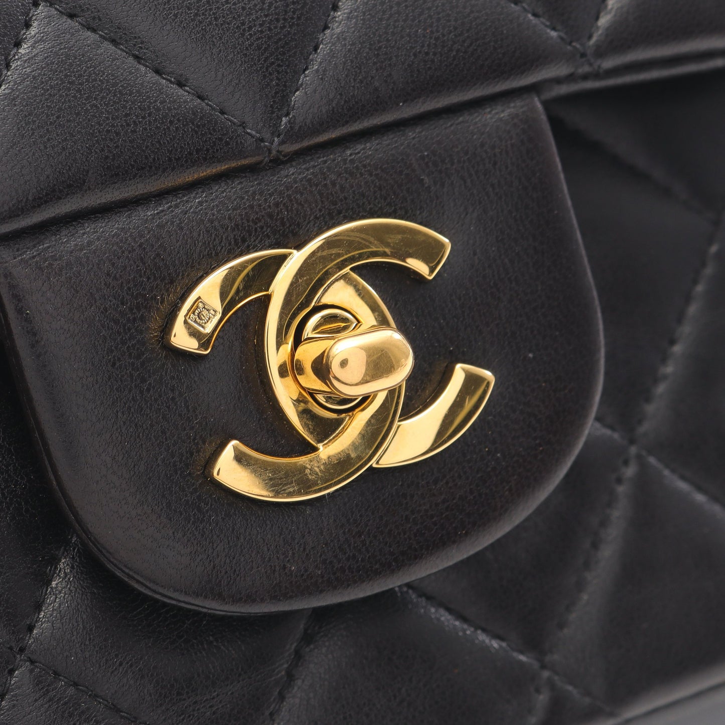 マトラッセ Wフラップ Wチェーンショルダーバッグ ラムスキン ブラック ゴールド金具 シャネル バッグ CHANEL