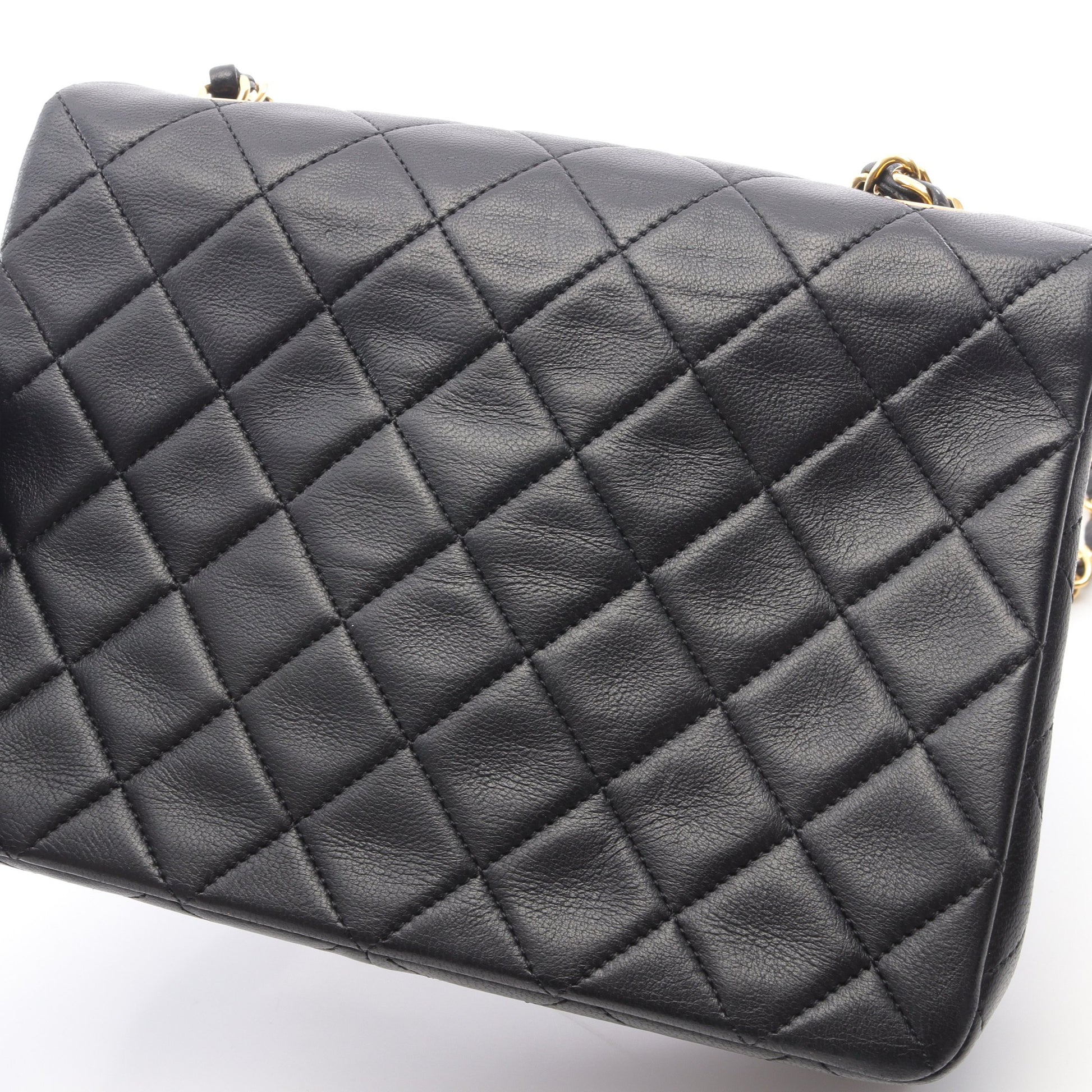 ミニマトラッセ チェーンショルダーバッグ ラムスキン ブラック ゴールド金具 シャネル バッグ CHANEL