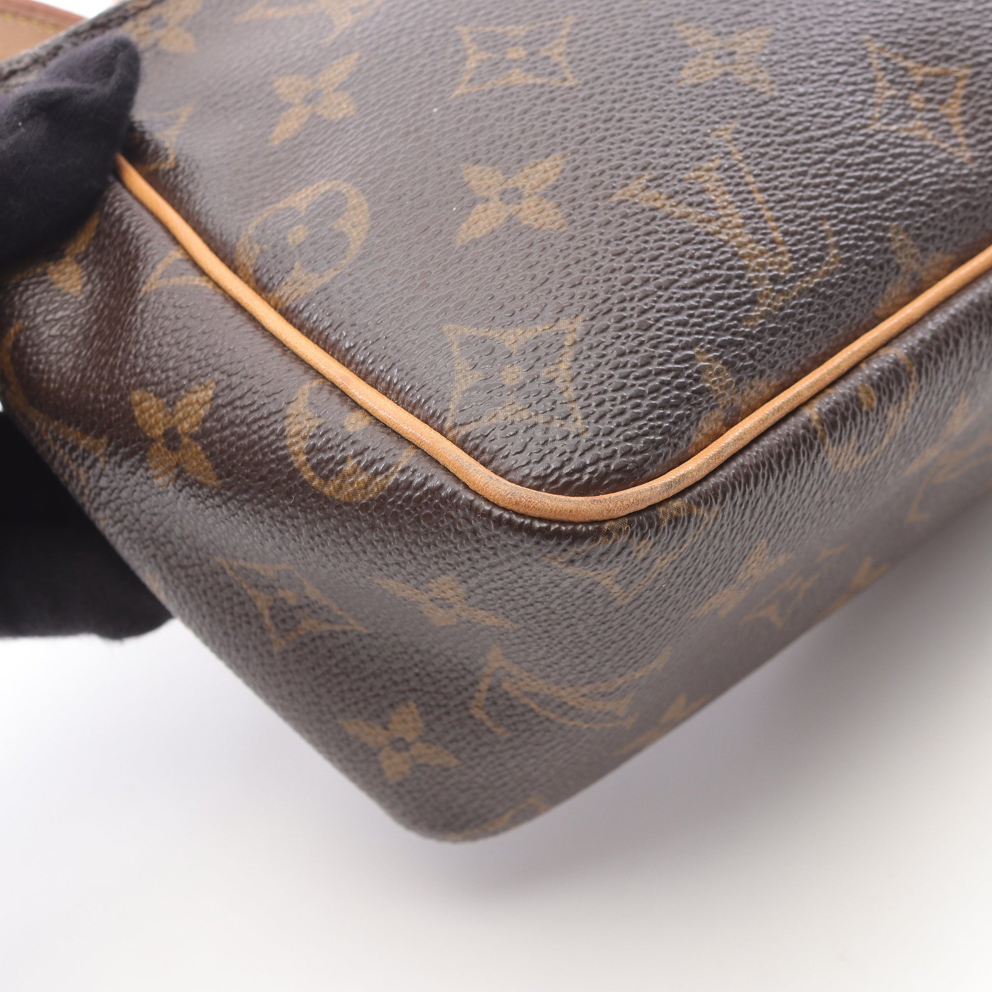 ヴィバシテPM モノグラム ショルダーバッグ PVC レザー ブラウン ルイヴィトン バッグ LOUIS VUITTON