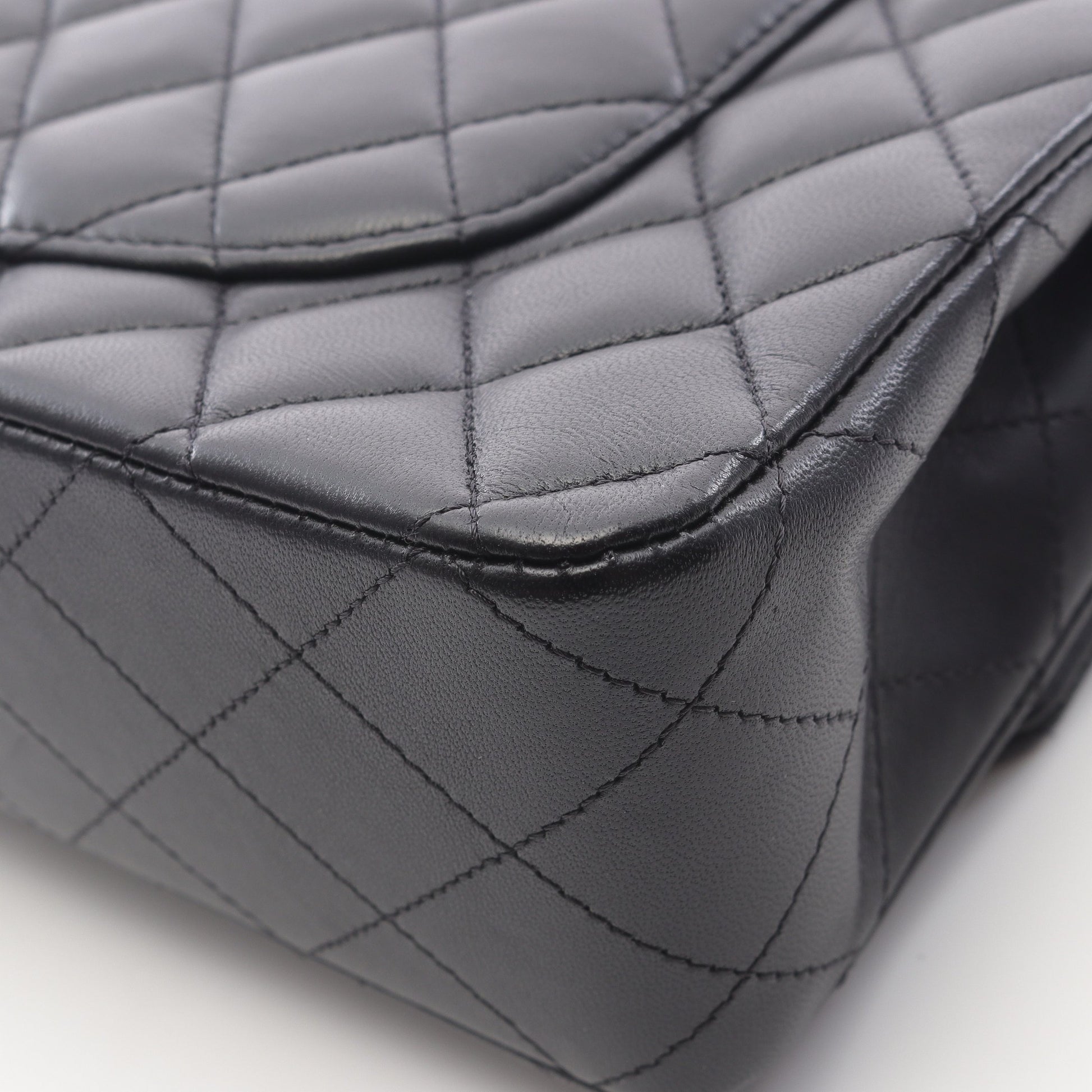 マトラッセ Wフラップ Wチェーンショルダーバッグ ラムスキン ブラック ゴールド金具 シャネル バッグ CHANEL