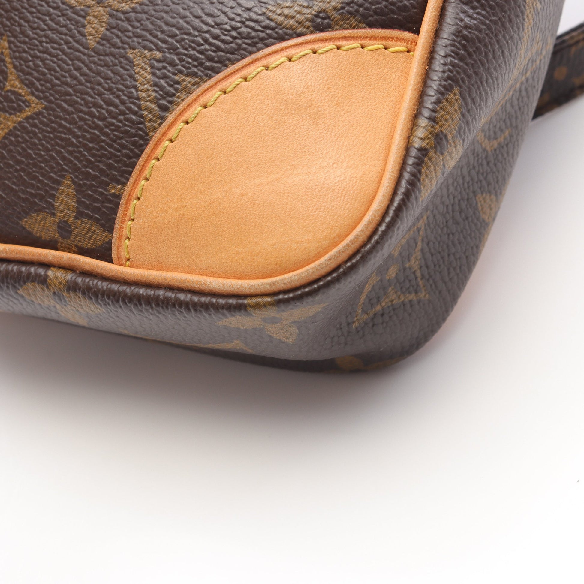 ダヌーブ モノグラム ショルダーバッグ PVC レザー ブラウン ルイヴィトン バッグ LOUIS VUITTON