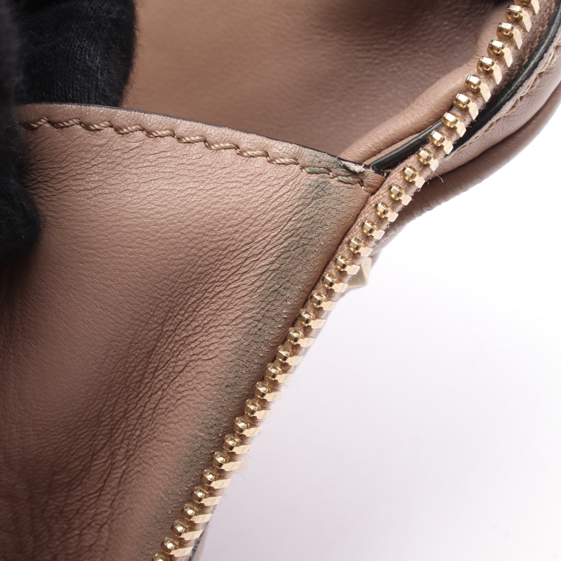 キルティング ショルダーバッグ レザー ダスティピンク ロックスタッズ ヴァレンティノ バッグ VALENTINO