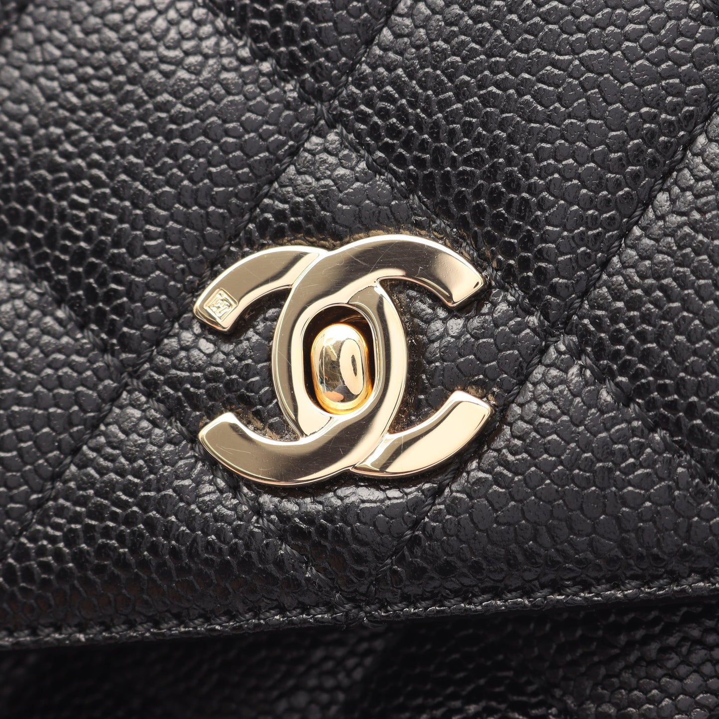 マトラッセ トップハンドル ハンドバッグ キャビアスキン ブラック ゴールド金具 シャネル バッグ CHANEL