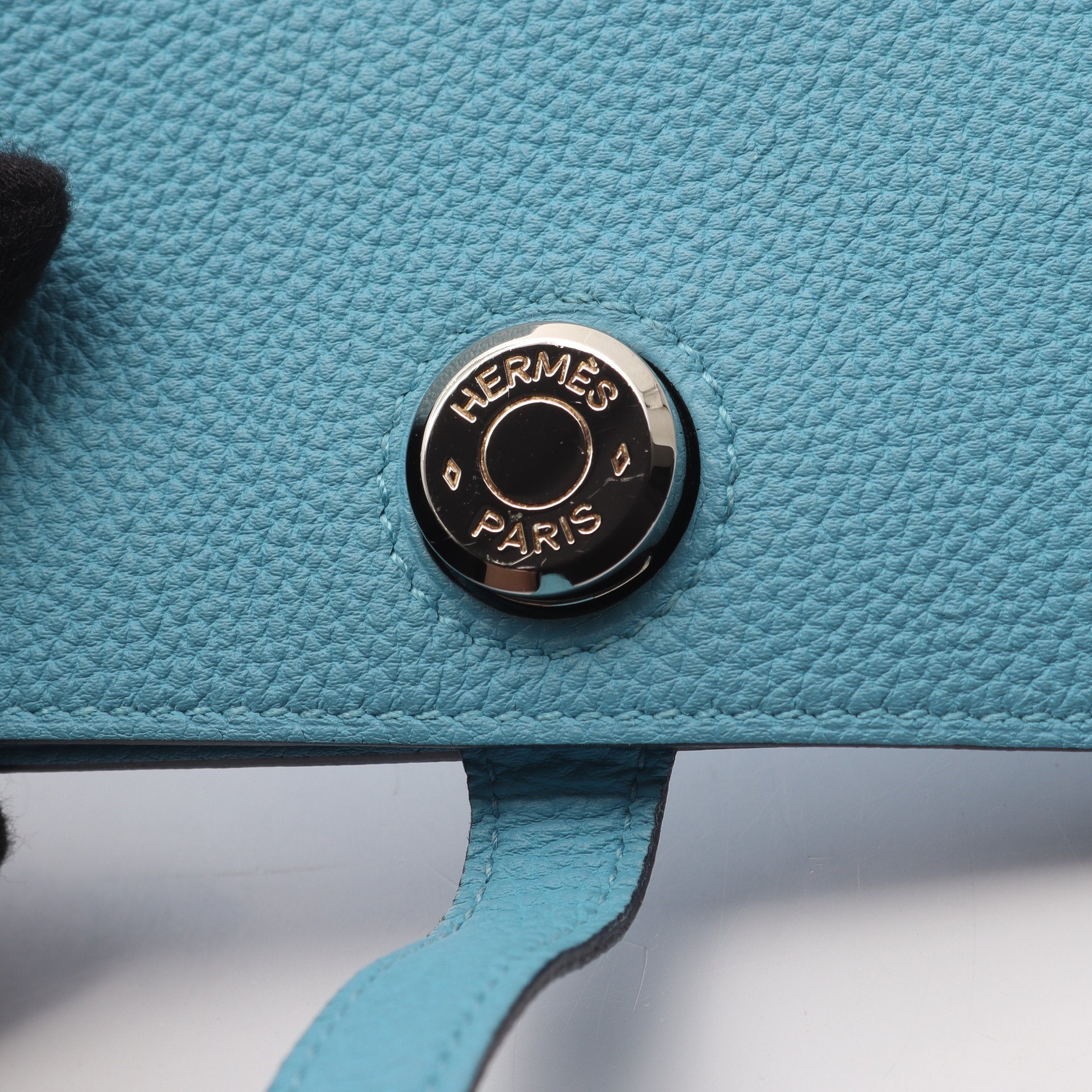 ドゴンロング ブルーノール 二つ折り長財布 トゴ ライトブルー