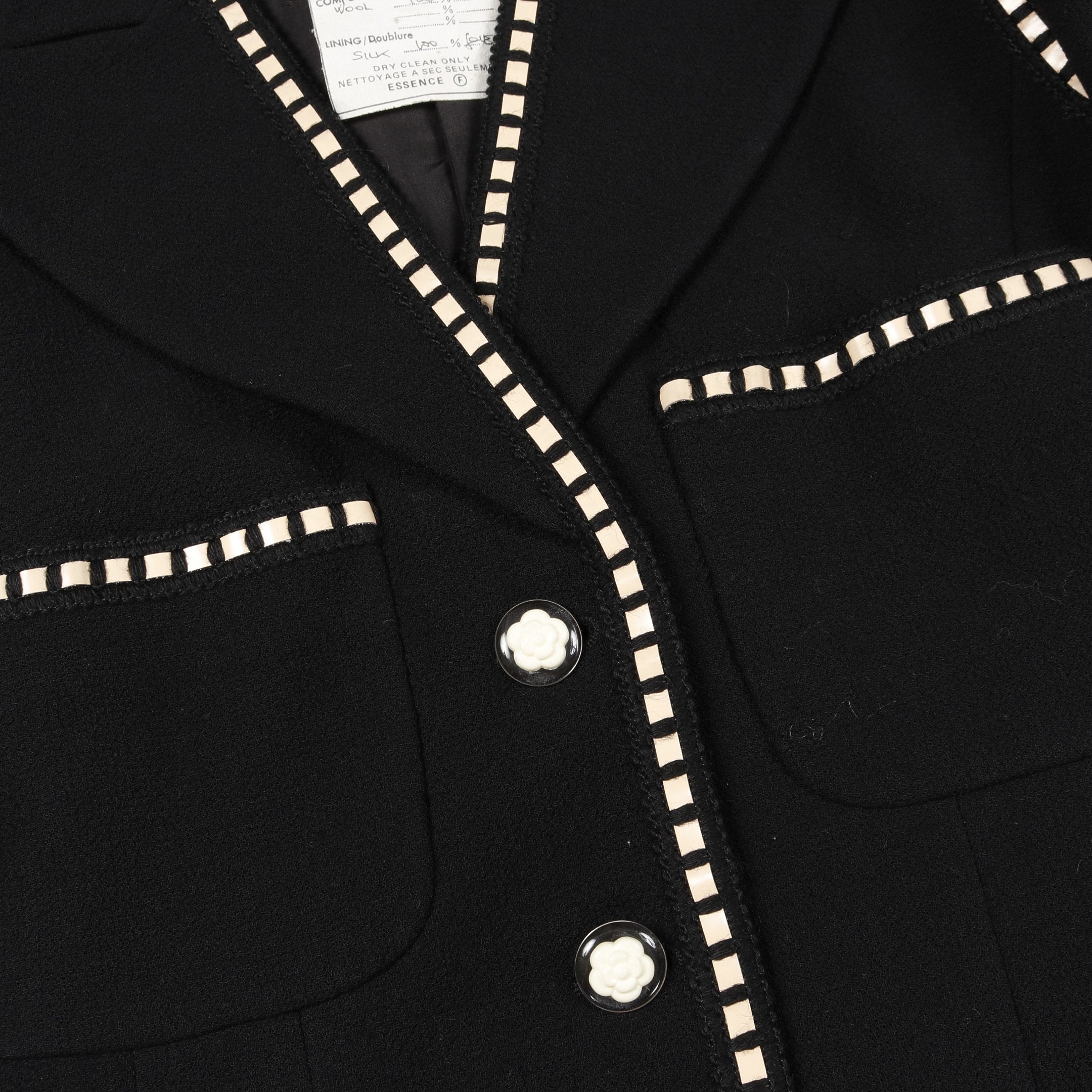 カメリアボタン ノーカラージャケット セットアップ スカートスーツ