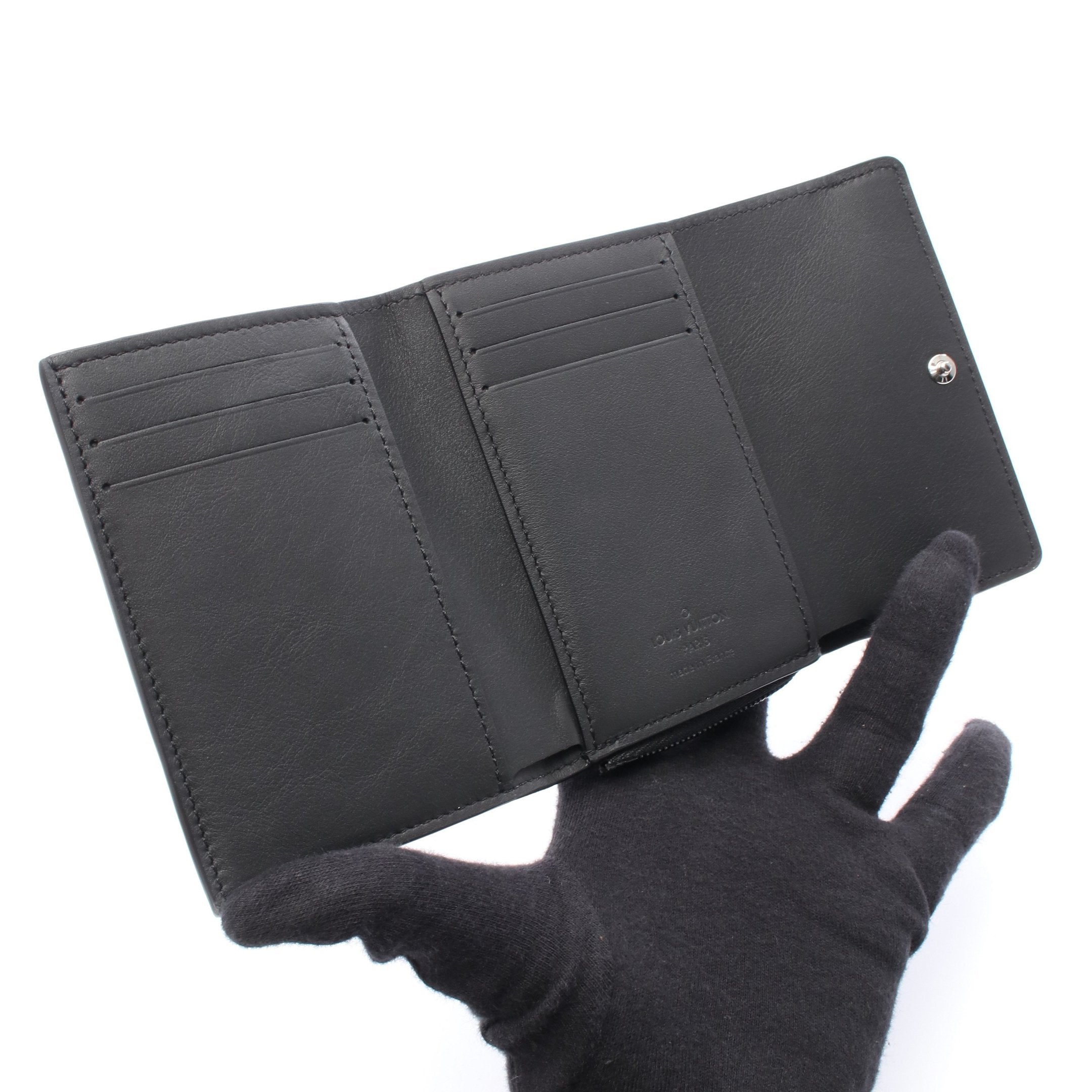 ポルトフォイユパイロット モノグラムトリヨン ノワール 三つ折り財布