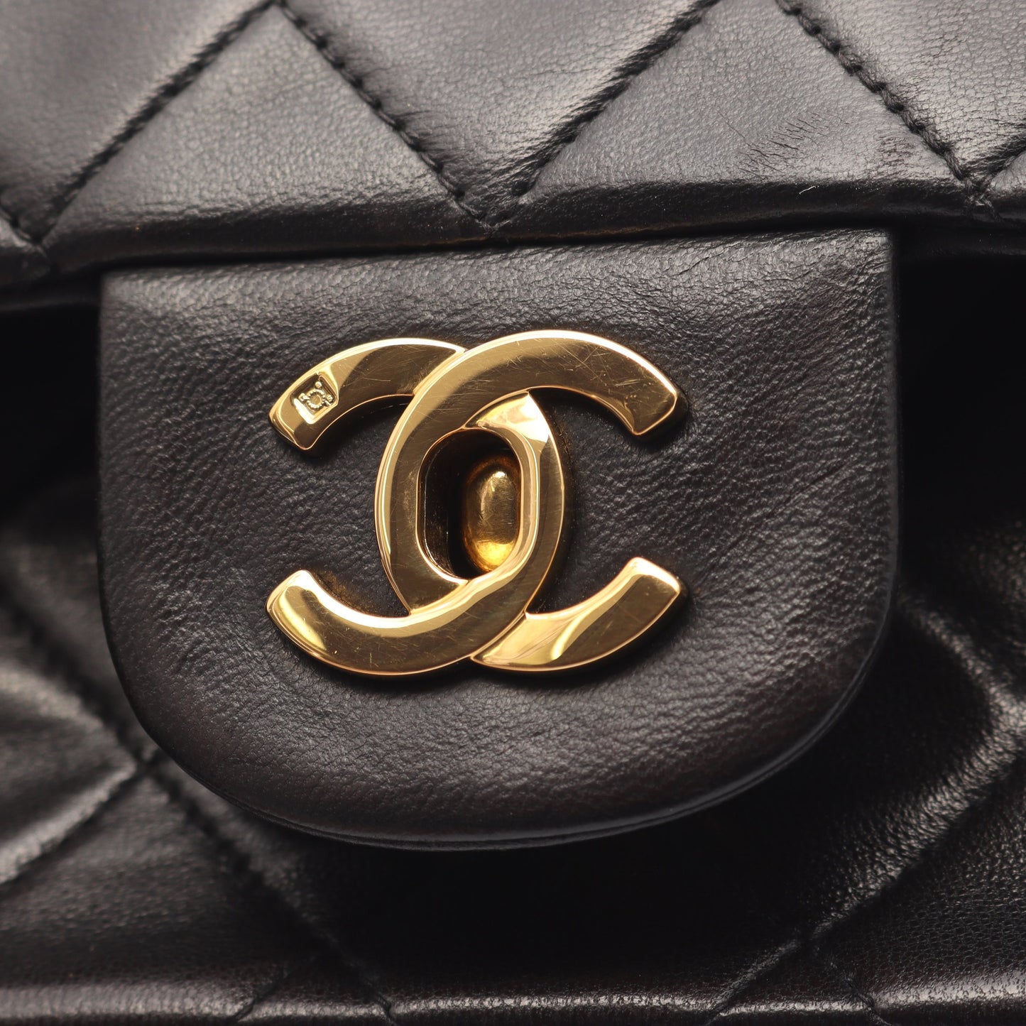 マトラッセ Wフラップ Wチェーンショルダーバッグ ラムスキン ブラック ゴールド金具 シャネル バッグ CHANEL