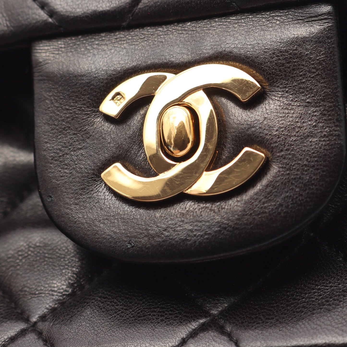 マトラッセ Wフラップ Wチェーンショルダーバッグ ラムスキン ブラック ゴールド金具 シャネル バッグ CHANEL