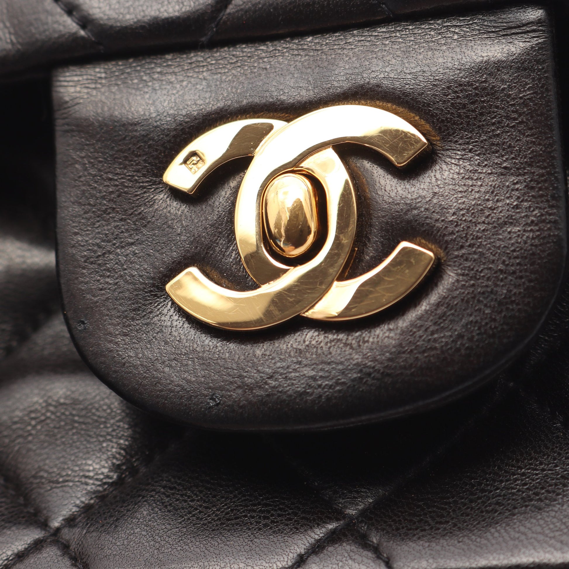 マトラッセ Wフラップ Wチェーンショルダーバッグ ラムスキン ブラック ゴールド金具 シャネル バッグ CHANEL