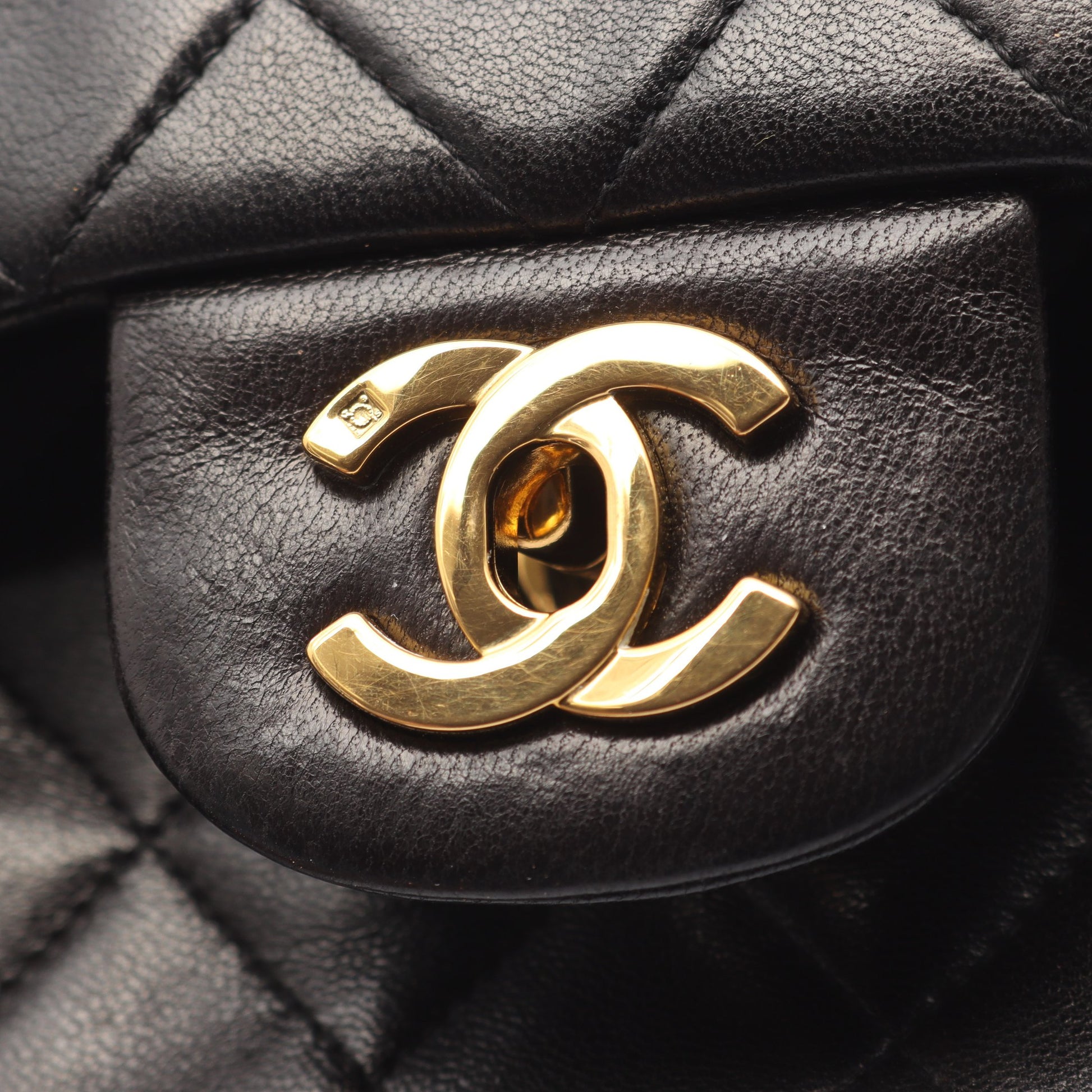 マトラッセ Wフラップ Wチェーンショルダーバッグ ラムスキン ブラック ゴールド金具 シャネル バッグ CHANEL