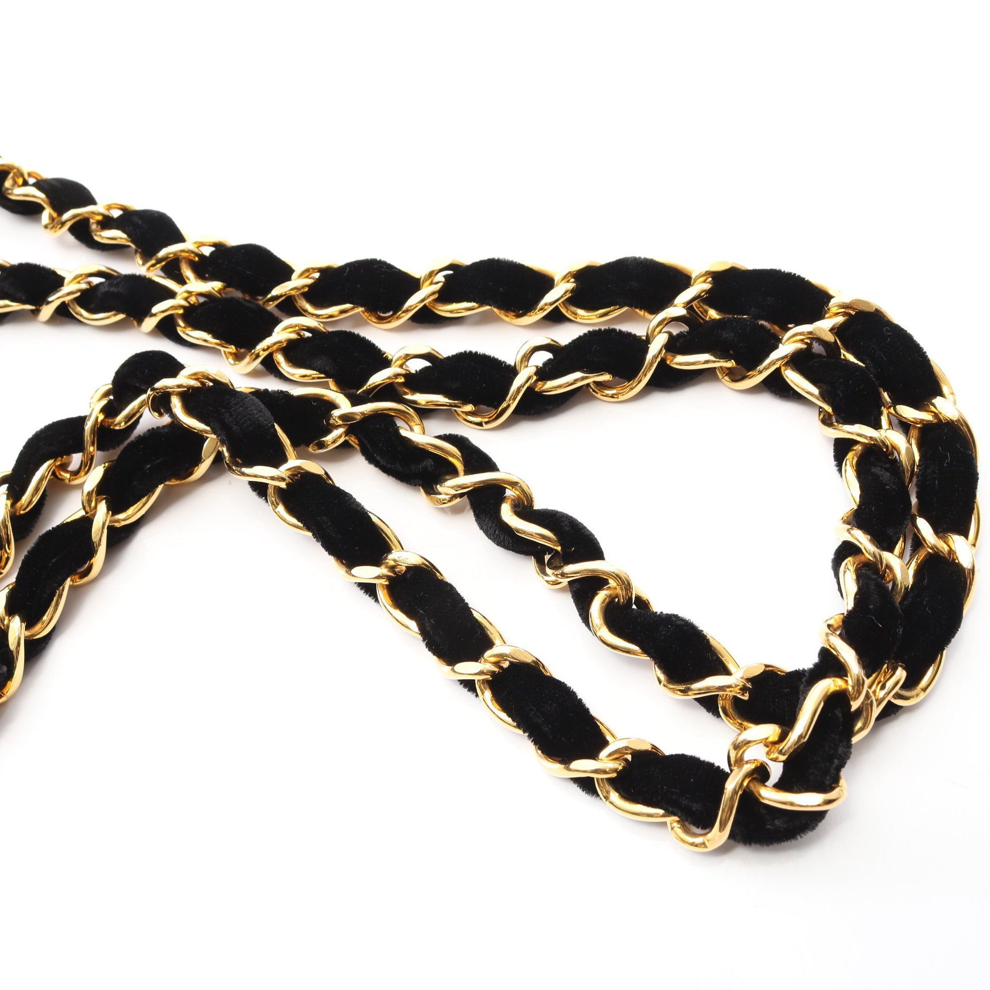 デカマトラッセ30 シングルフラップ Wチェーンショルダーバッグ ベロア ブラック ゴールド金具 シャネル バッグ CHANEL