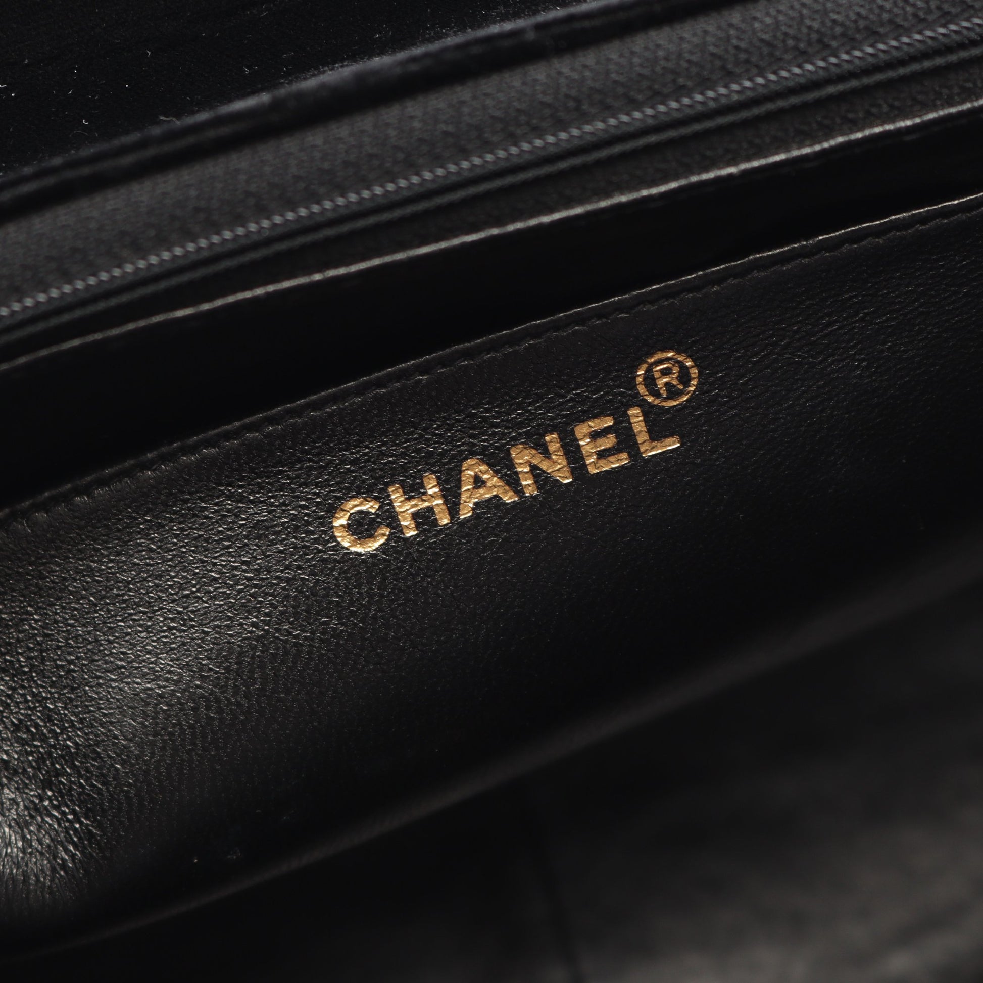 デカマトラッセ30 シングルフラップ Wチェーンショルダーバッグ ベロア ブラック ゴールド金具 シャネル バッグ CHANEL
